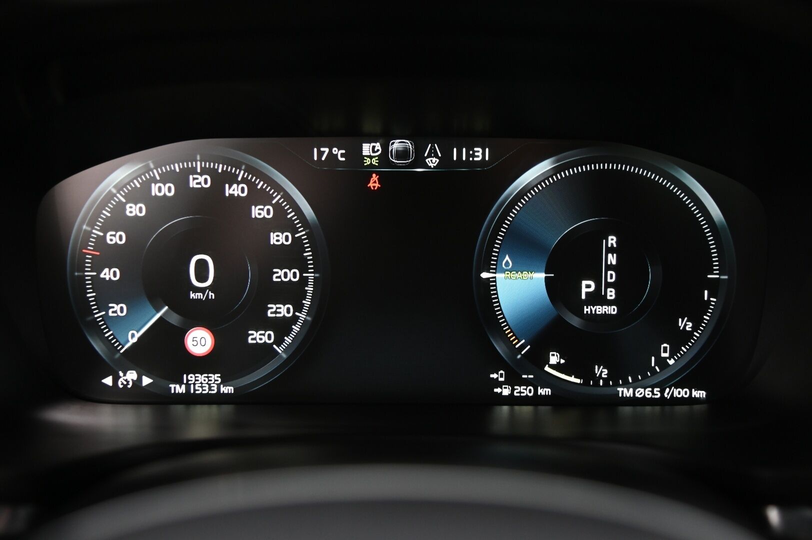 Volvo V60 2019 T8 AWD R-Design aut *Panorama / Webasto / ACC / HUD / FULL-LED / VOC / BLIS* - *Koukku / Navi / Keyless / 2x Renkaat ja vanteet*