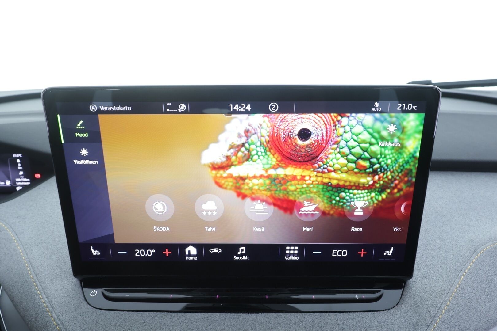 Skoda Enyaq 2022 80 iV - | ACC | ILP | 360-Kamera | Skoda Crystal Light | Puolinahat | Ratinlämmitys | Keyless | Apple&Android | 1.Om Suomi-auto | Kahdet Renkaat | Merkkihuollettu |