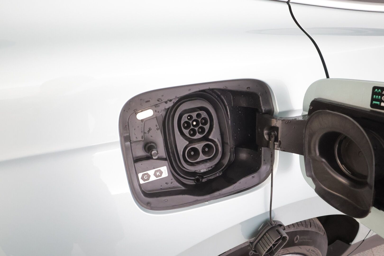 Skoda Enyaq 2022 80 iV - | ACC | ILP | 360-Kamera | Skoda Crystal Light | Puolinahat | Ratinlämmitys | Keyless | Apple&Android | 1.Om Suomi-auto | Kahdet Renkaat | Merkkihuollettu |