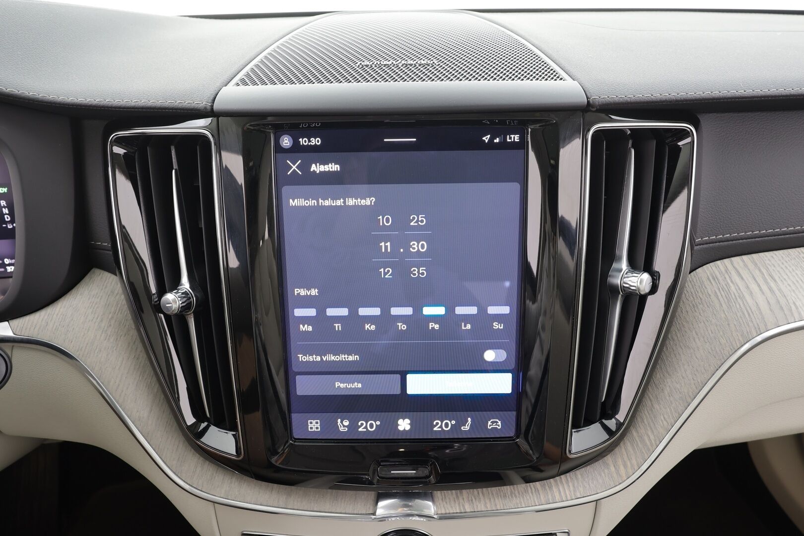 Volvo XC60 2022 T8 AWD Long Range High Performance Inscription Edition aut - | ACC | Webasto | Koukku | H/K | Full-LED | Panorama | Muistipenkki | P.Kamera | Ratinlämmitys | Keyless | Apple&Android | 1.Om Suomi-auto | Kahdet Renkaat | Merkkihuollettu |