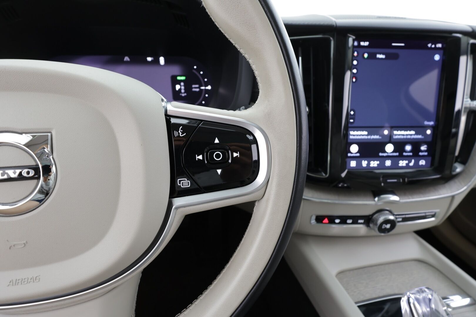 Volvo XC60 2022 T8 AWD Long Range High Performance Inscription Edition aut - | ACC | Webasto | Koukku | H/K | Full-LED | Panorama | Muistipenkki | P.Kamera | Ratinlämmitys | Keyless | Apple&Android | 1.Om Suomi-auto | Kahdet Renkaat | Merkkihuollettu |