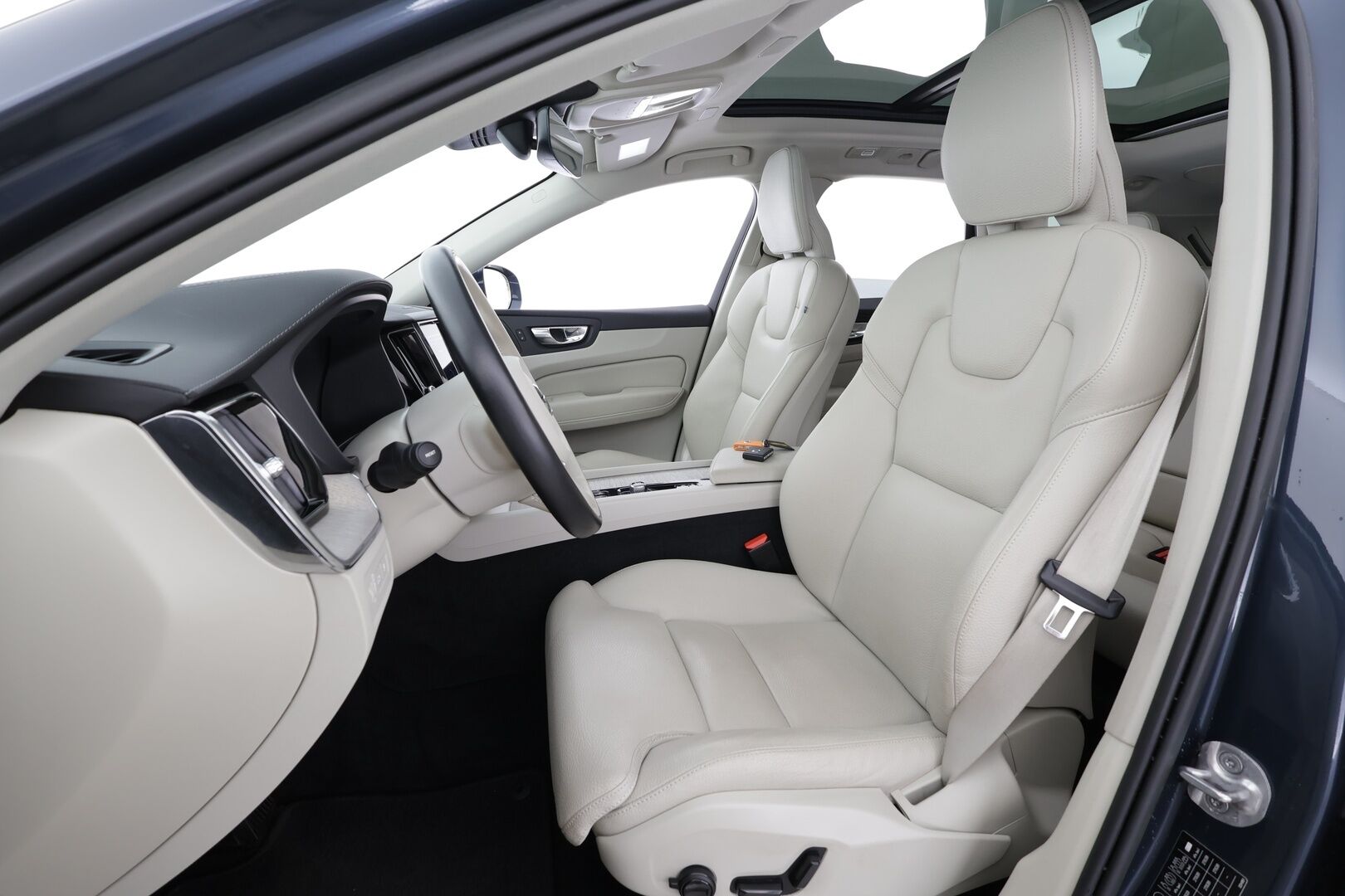 Volvo XC60 2022 T8 AWD Long Range High Performance Inscription Edition aut - | ACC | Webasto | Koukku | H/K | Full-LED | Panorama | Muistipenkki | P.Kamera | Ratinlämmitys | Keyless | Apple&Android | 1.Om Suomi-auto | Kahdet Renkaat | Merkkihuollettu |