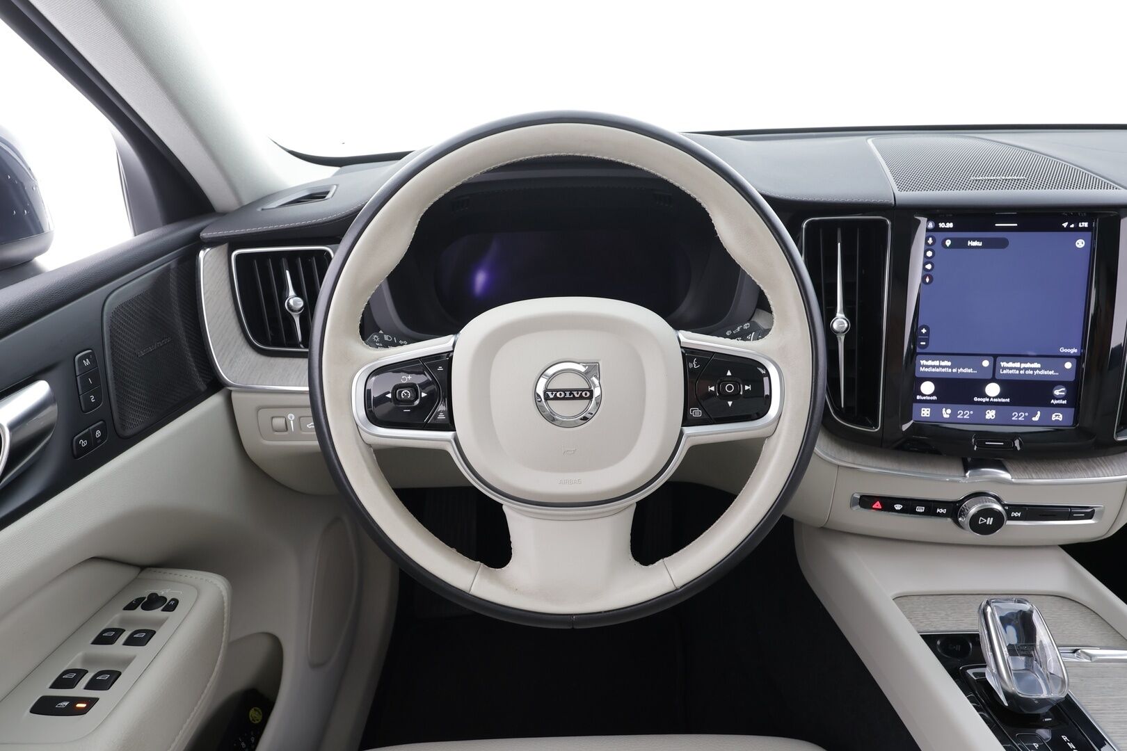 Volvo XC60 2022 T8 AWD Long Range High Performance Inscription Edition aut - | ACC | Webasto | Koukku | H/K | Full-LED | Panorama | Muistipenkki | P.Kamera | Ratinlämmitys | Keyless | Apple&Android | 1.Om Suomi-auto | Kahdet Renkaat | Merkkihuollettu |