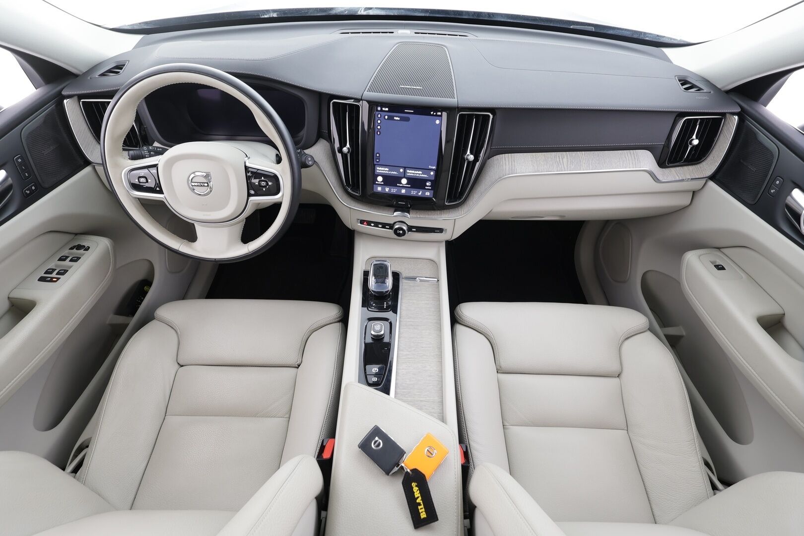 Volvo XC60 2022 T8 AWD Long Range High Performance Inscription Edition aut - | ACC | Webasto | Koukku | H/K | Full-LED | Panorama | Muistipenkki | P.Kamera | Ratinlämmitys | Keyless | Apple&Android | 1.Om Suomi-auto | Kahdet Renkaat | Merkkihuollettu |