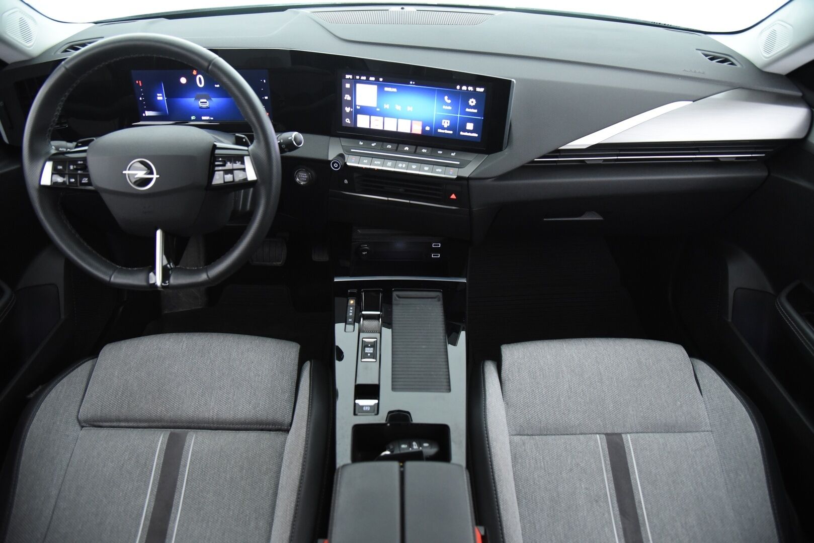 Opel Astra 2022 5-ov Innovation Plus 130 Turbo A** ACC / 360-kamera / Katveavustin / Ambiente / LED - 1. om Suomi-auto! / Merkkiliikkeen huoltohistoria / 2x renkaat