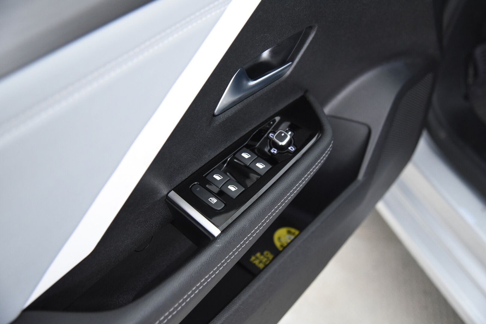 Opel Astra 2022 5-ov Innovation Plus 130 Turbo A** ACC / 360-kamera / Katveavustin / Ambiente / LED - 1. om Suomi-auto! / Merkkiliikkeen huoltohistoria / 2x renkaat