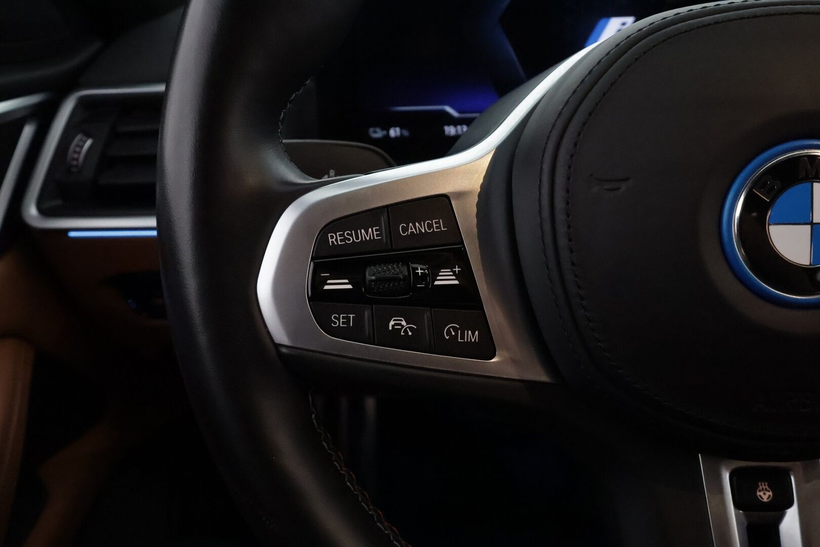 BMW I4 M50 2022 M50 Charged Plus M-Sport **Adapt. vakkari / Laser LED / Hifi / 360 Kamera / ComfortAccess / Koukku** - 3,99 % KORKOTARJOUS TÄHÄN AUTOON -  1-om. Suomi-auto / Akku kuntotarkastettu / Kahdet renkaat 
