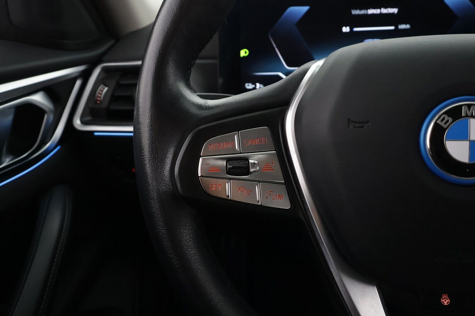 BMW i4 2022 eDrive40 - | ACC | ILP | Sporttipenkit | HiFi | Comfort Access | Ambient Light | Puolinahat | P.kamera | LED | Lane Assist | Lämm. ratti | 1-om suomiauto | 2x renkaat aluin | 