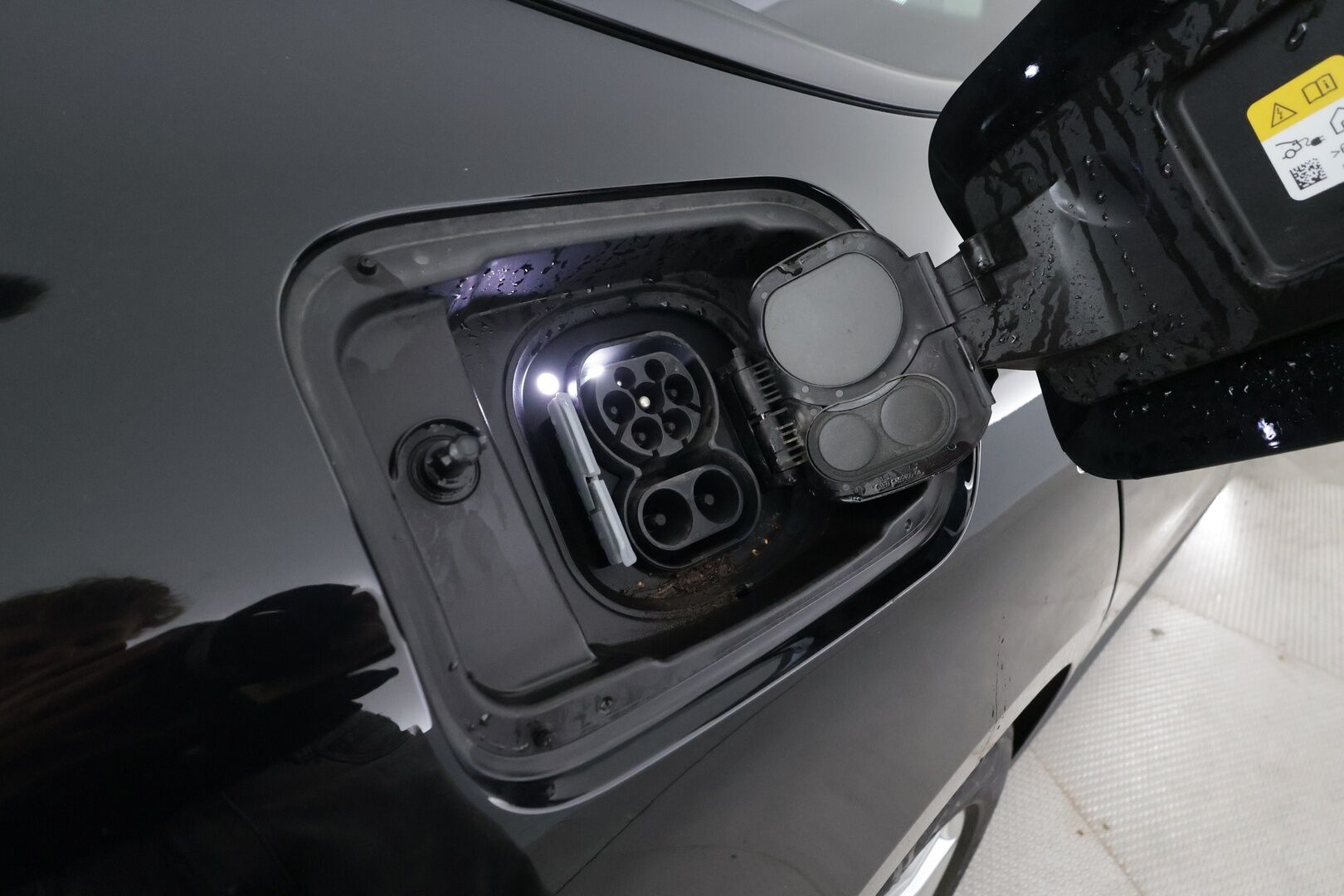 BMW i4 2022 eDrive40 - | ACC | ILP | Sporttipenkit | HiFi | Comfort Access | Ambient Light | Puolinahat | P.kamera | LED | Lane Assist | Lämm. ratti | 1-om suomiauto | 2x renkaat aluin | 