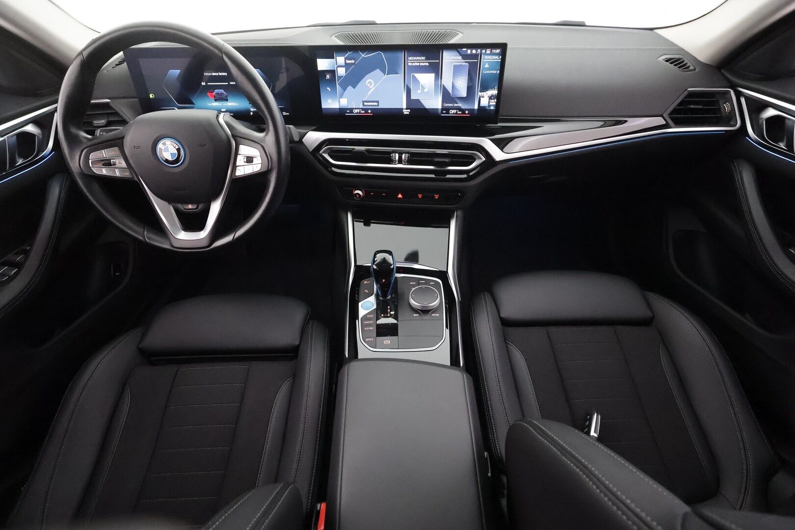 BMW i4 2022 eDrive40 - | ACC | ILP | Sporttipenkit | HiFi | Comfort Access | Ambient Light | Puolinahat | P.kamera | LED | Lane Assist | Lämm. ratti | 1-om suomiauto | 2x renkaat aluin | 
