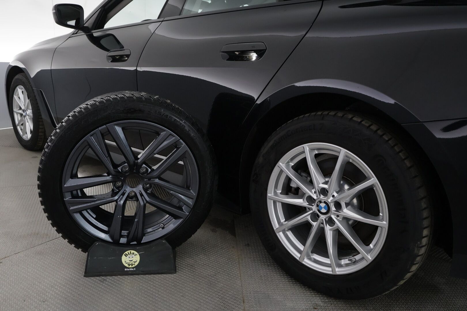 BMW i4 2022 eDrive40 - | ACC | ILP | Sporttipenkit | HiFi | Comfort Access | Ambient Light | Puolinahat | P.kamera | LED | Lane Assist | Lämm. ratti | 1-om suomiauto | 2x renkaat aluin | 