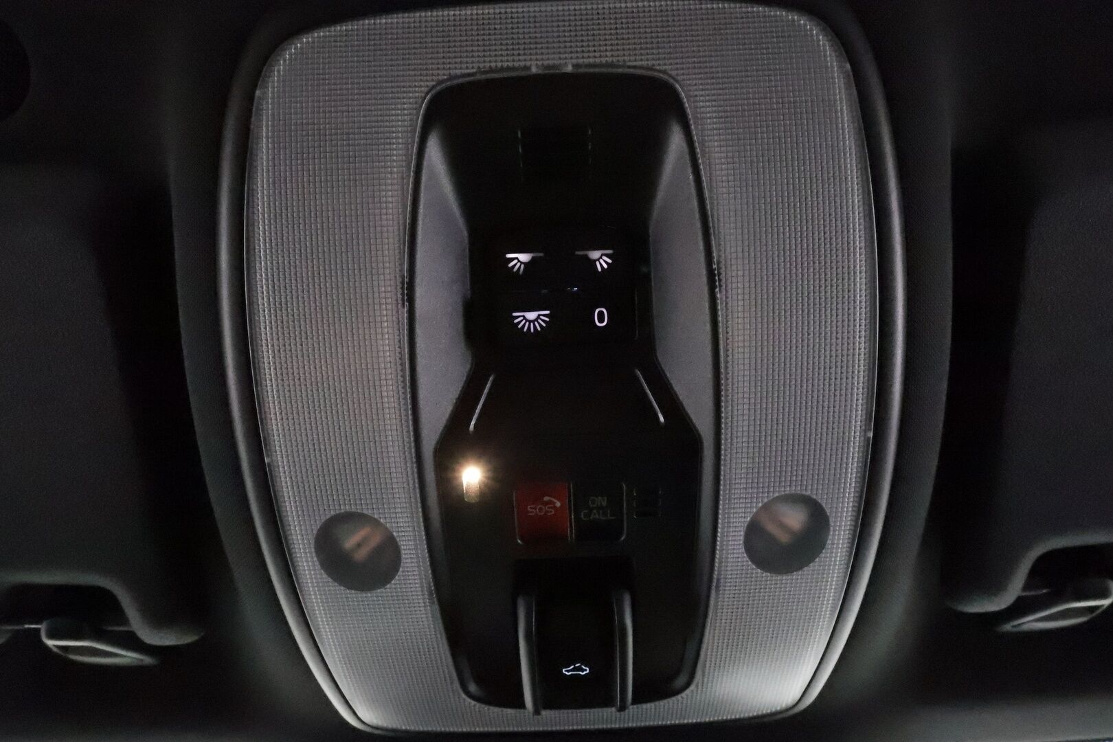 Volvo XC60 2016 D4 AWD R-Design aut *ACC / Webasto / Aktiiv.Xenon / Koukku / BLIS / Panorama / Sporttipenkit / Digimittaristo / Navi / H&K* - Kahdet renkaat aluvanteilla / Huippuvarusteet!