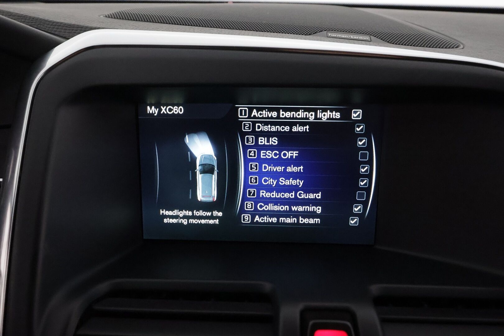 Volvo XC60 2016 D4 AWD R-Design aut *ACC / Webasto / Aktiiv.Xenon / Koukku / BLIS / Panorama / Sporttipenkit / Digimittaristo / Navi / H&K* - Kahdet renkaat aluvanteilla / Huippuvarusteet!