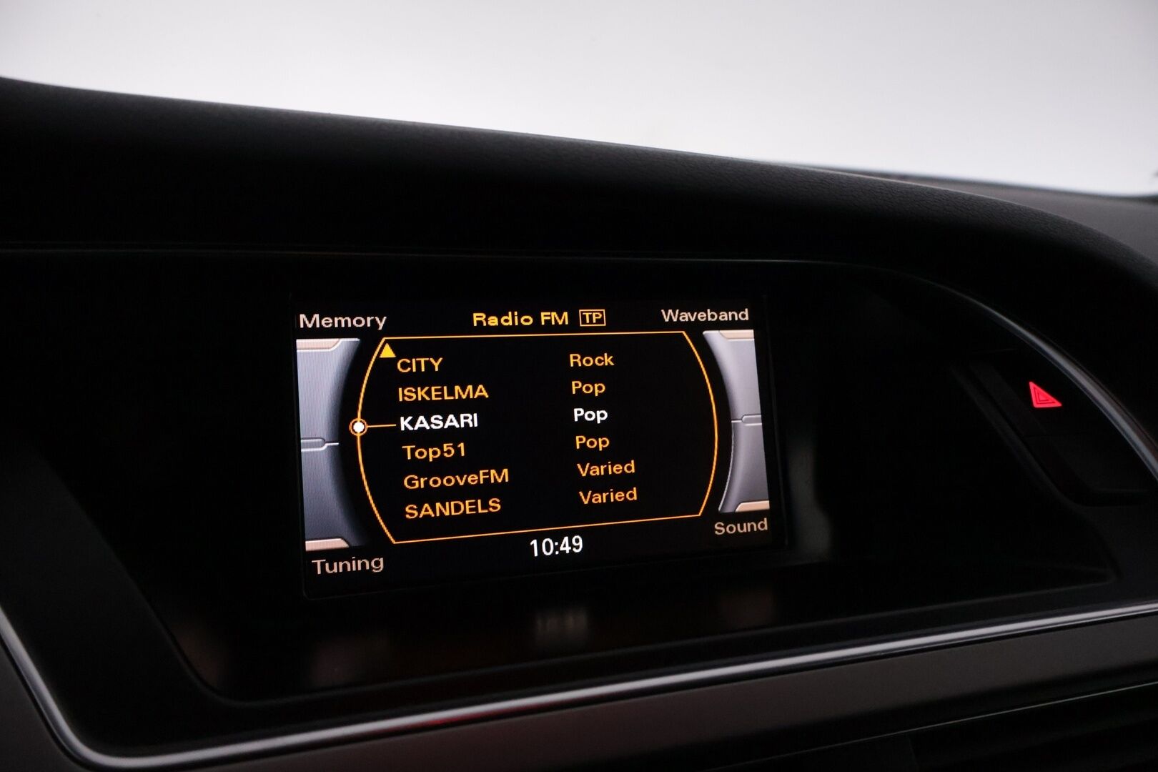 Audi A4 2013 Avant Business 2,0 TDI 130 kW quattro S tronic YritysOutlet - Myydään vain yrityksille - Kahdet renkaat alumiini vantein! / Koriltaan siisti / Ajolleen hyvä