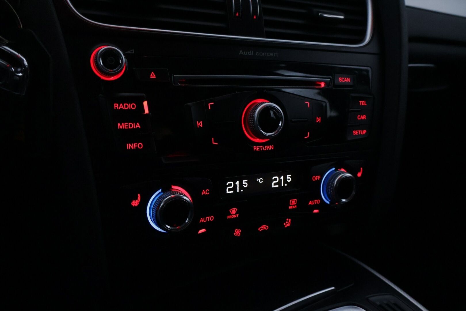 Audi A4 2013 Avant Business 2,0 TDI 130 kW quattro S tronic YritysOutlet - Myydään vain yrityksille - Kahdet renkaat alumiini vantein! / Koriltaan siisti / Ajolleen hyvä