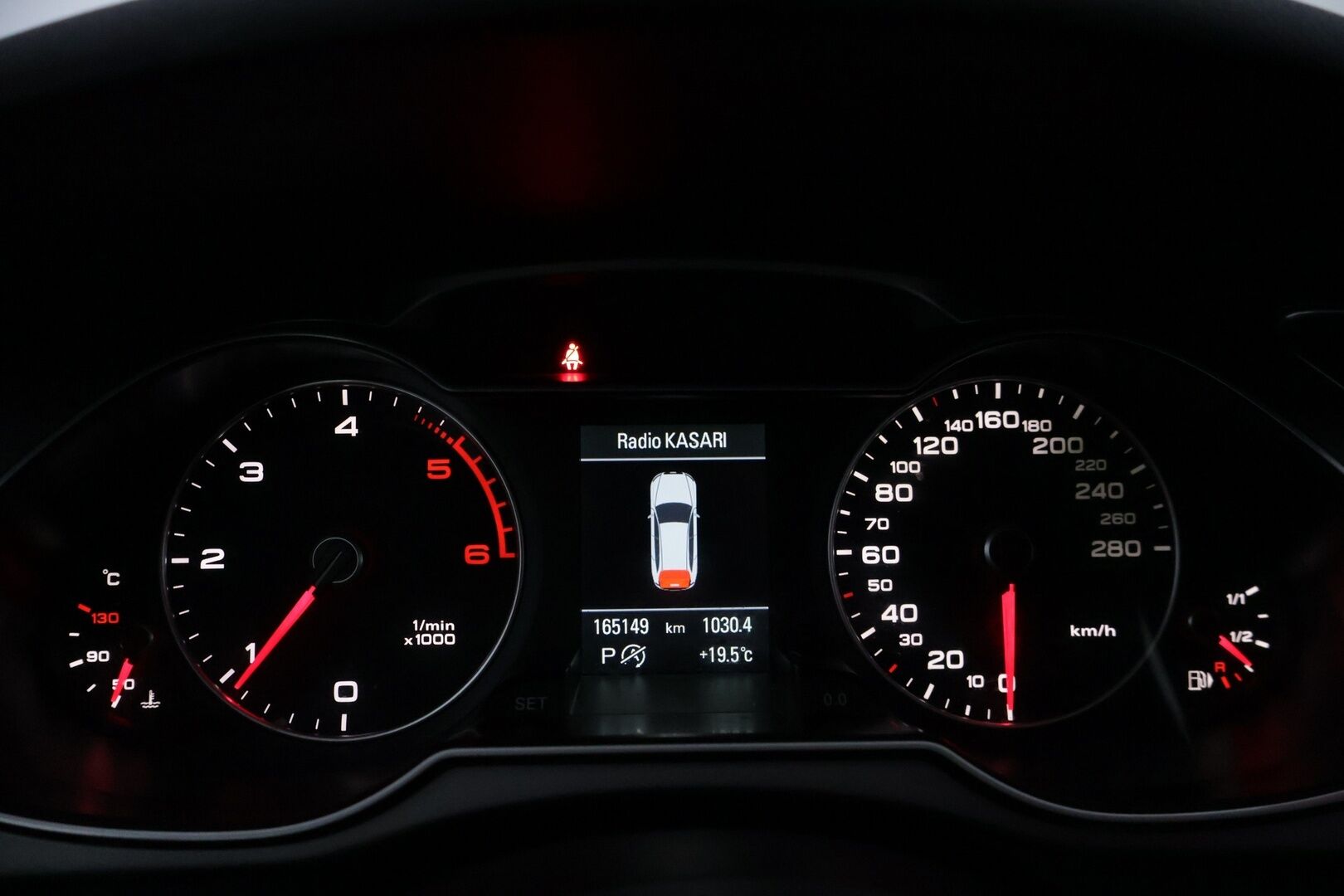 Audi A4 2013 Avant Business 2,0 TDI 130 kW quattro S tronic YritysOutlet - Myydään vain yrityksille - Kahdet renkaat alumiini vantein! / Koriltaan siisti / Ajolleen hyvä