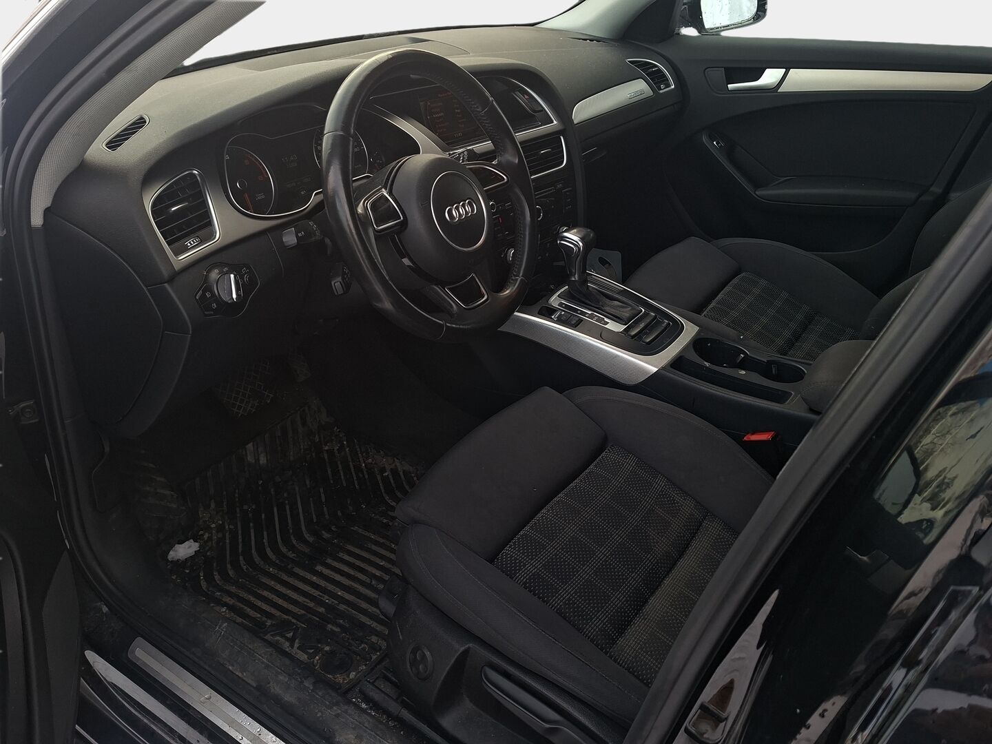 Audi A4 2013 Avant Business 2,0 TDI 130 kW quattro S tronic YritysOutlet - Myydään vain yrityksille - Kahdet renkaat alumiini vantein! / Koriltaan siisti / Ajolleen hyvä