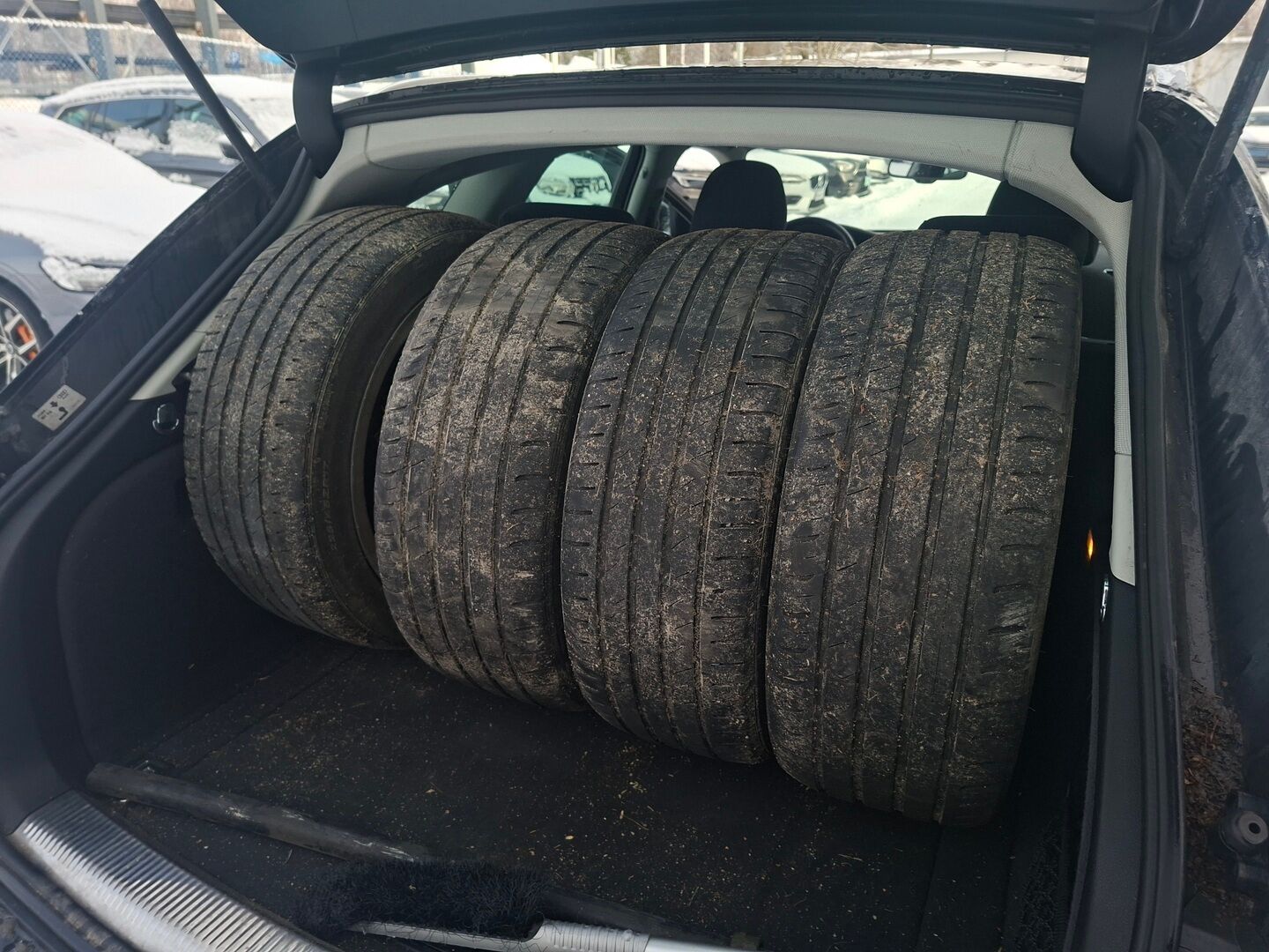 Audi A4 2013 Avant Business 2,0 TDI 130 kW quattro S tronic YritysOutlet - Myydään vain yrityksille - Kahdet renkaat alumiini vantein! / Koriltaan siisti / Ajolleen hyvä