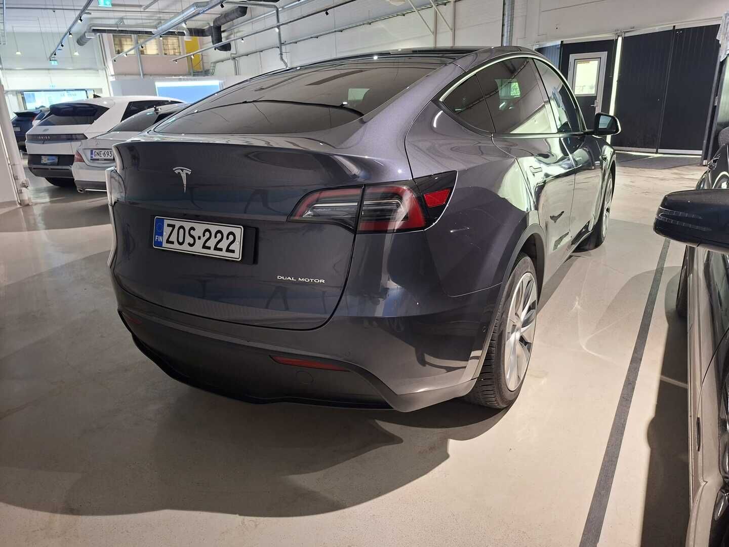Tesla Model Y 2021 Long Range Dual motor AWD - | Autopilot | ILP | Matrix-LED | Premium Audio | Lasikatto |