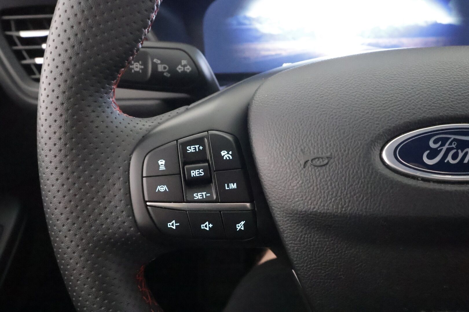 Ford Kuga 2023 2,5 Ladattava hybridi (PHEV) 225hv CVT FWD ST-Line X 5-ovinen - | B&O | HUD | ACC | LED | P.Kamera | Sähköpenkki | Navi | Kaistavahti | Keyless | Katveavustin | Dgimittaristo | 1-om suomi-auto | 2x Latauskaapelit | Kahdet renkaat |