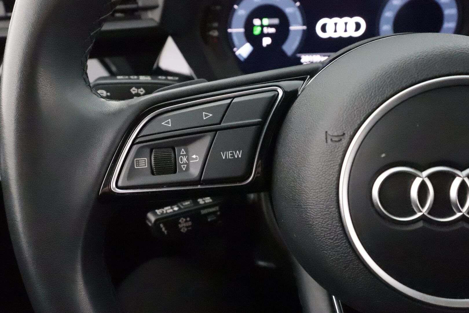 Audi A3 2023 Sportback Progress 40 TFSI e 150kW S tronic * ACC / P.tutkat / Sporttipenkit / KeylessGo / Digimittaristo * - 1.Om Suomi-auto / Kahdet renkaat aluvanteilla / Merkkihuollettu