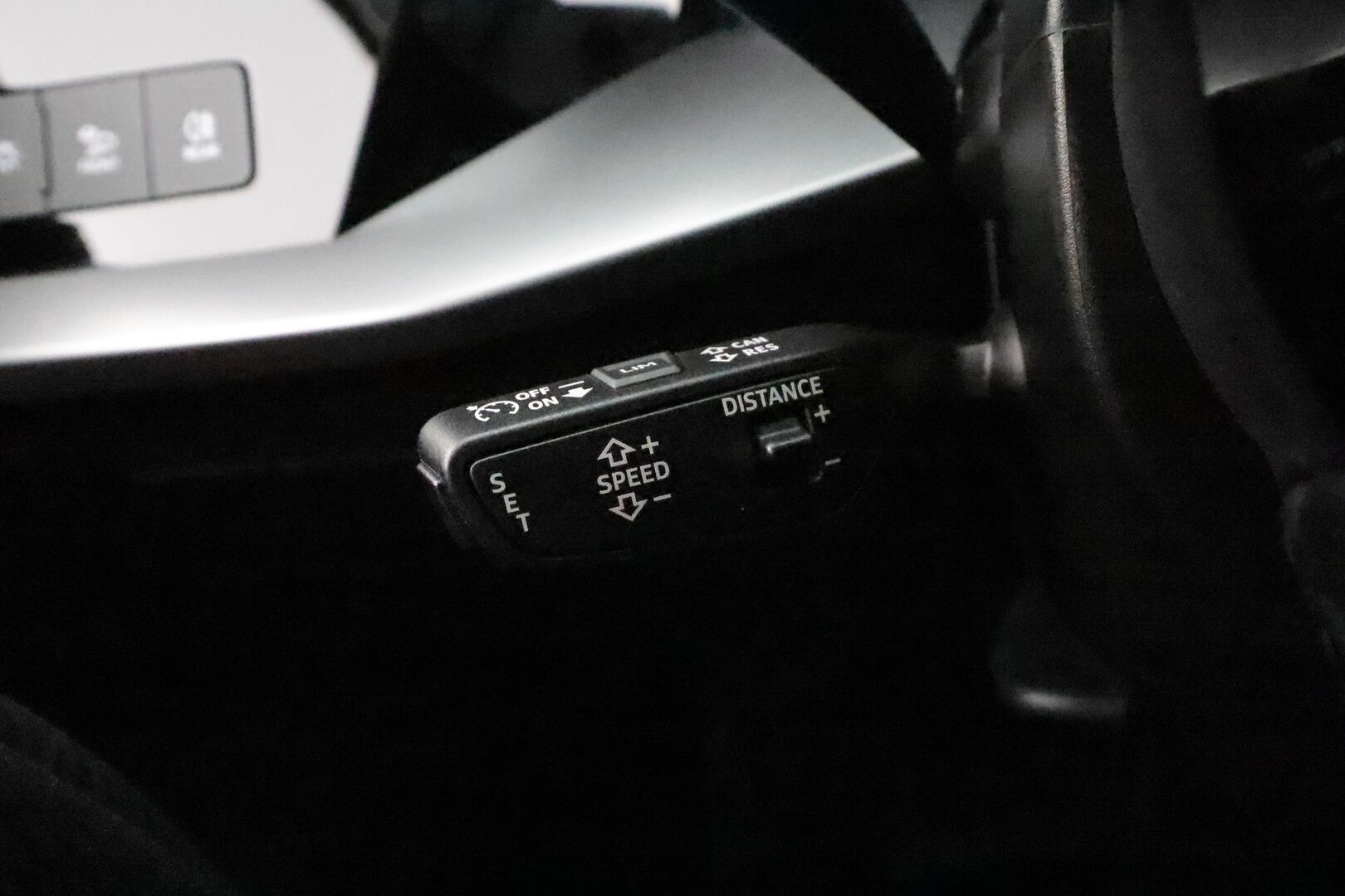 Audi A3 2023 Sportback Progress 40 TFSI e 150kW S tronic * ACC / P.tutkat / Sporttipenkit / KeylessGo / Digimittaristo * - 1.Om Suomi-auto / Kahdet renkaat aluvanteilla / Merkkihuollettu