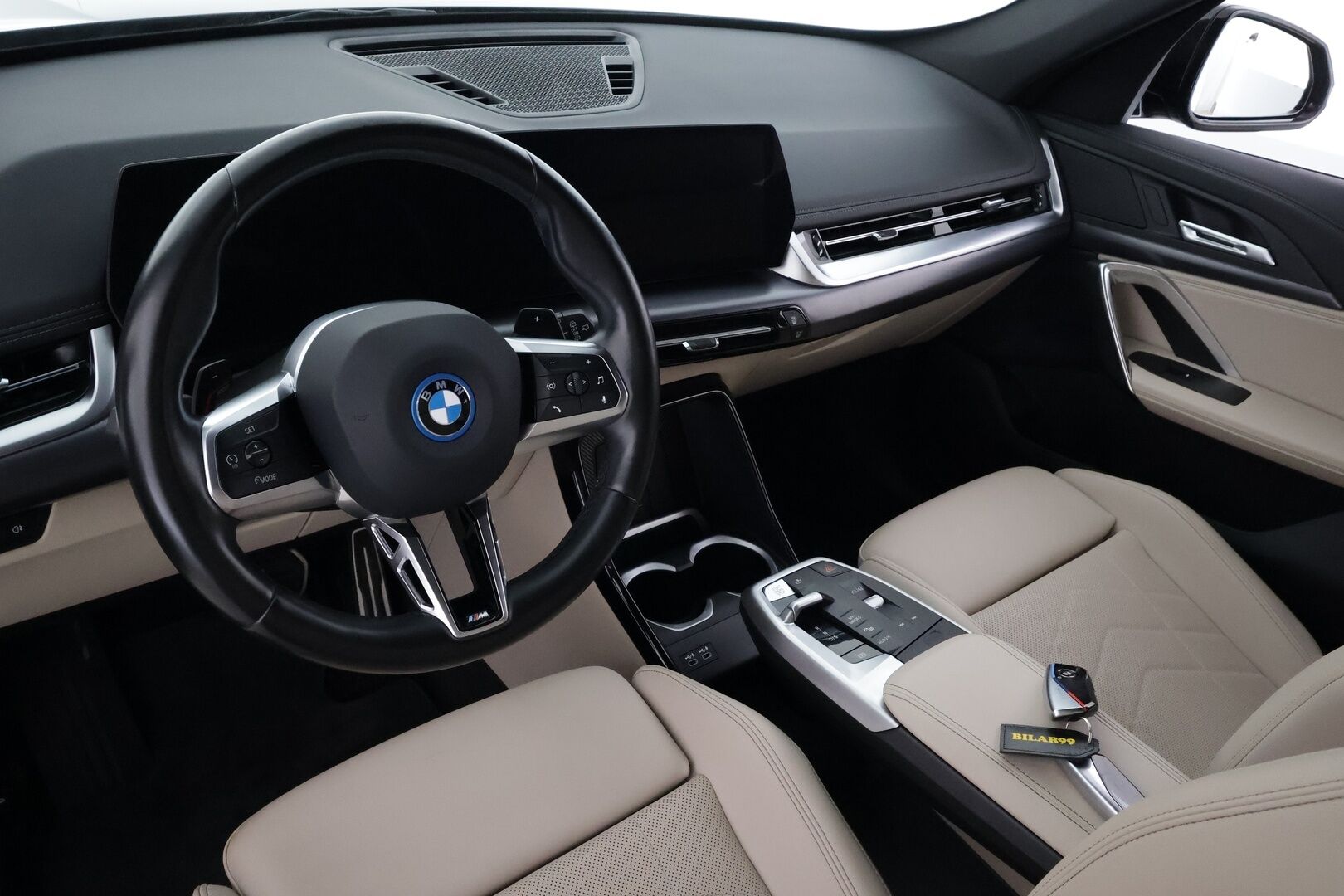 BMW X1 2023 U11 30e xDrive Charged Edition M Sport - | ACC | Lisälämmitin | Widescreen | Sporttinahat | P.Kamera | Ratinlämmitys | Adaptiivinen alusta | Apple&Android | Suomi-auto | Kahdet Renkaat |