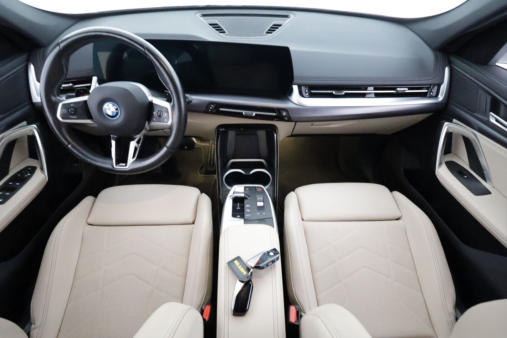 BMW X1 2023 U11 30e xDrive Charged Edition M Sport - | ACC | Lisälämmitin | Widescreen | Sporttinahat | P.Kamera | Ratinlämmitys | Adaptiivinen alusta | Apple&Android | Suomi-auto | Kahdet Renkaat |
