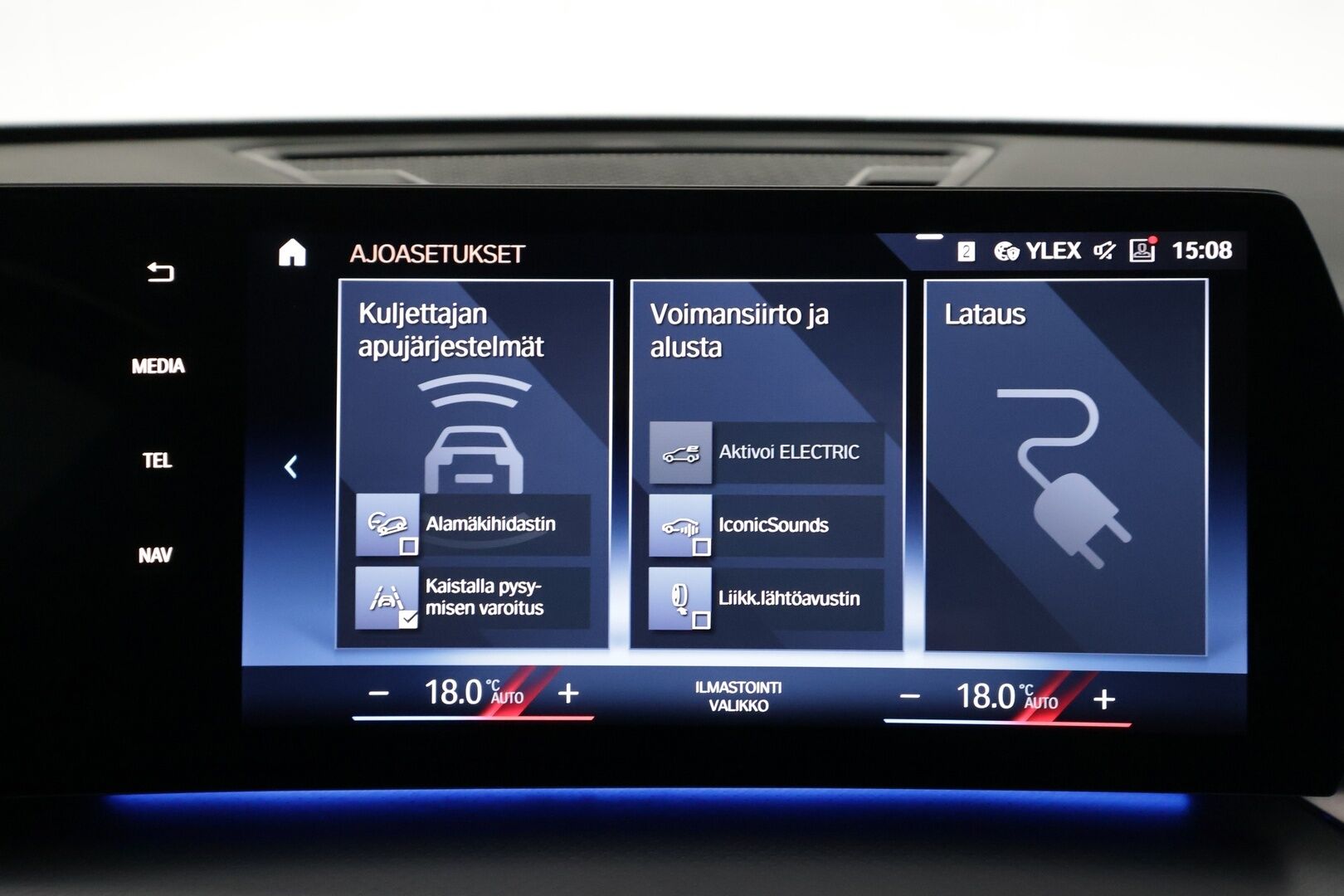 BMW X1 2023 U11 30e xDrive Charged Edition M Sport - | ACC | Lisälämmitin | Widescreen | Sporttinahat | P.Kamera | Ratinlämmitys | Adaptiivinen alusta | Apple&Android | Suomi-auto | Kahdet Renkaat |