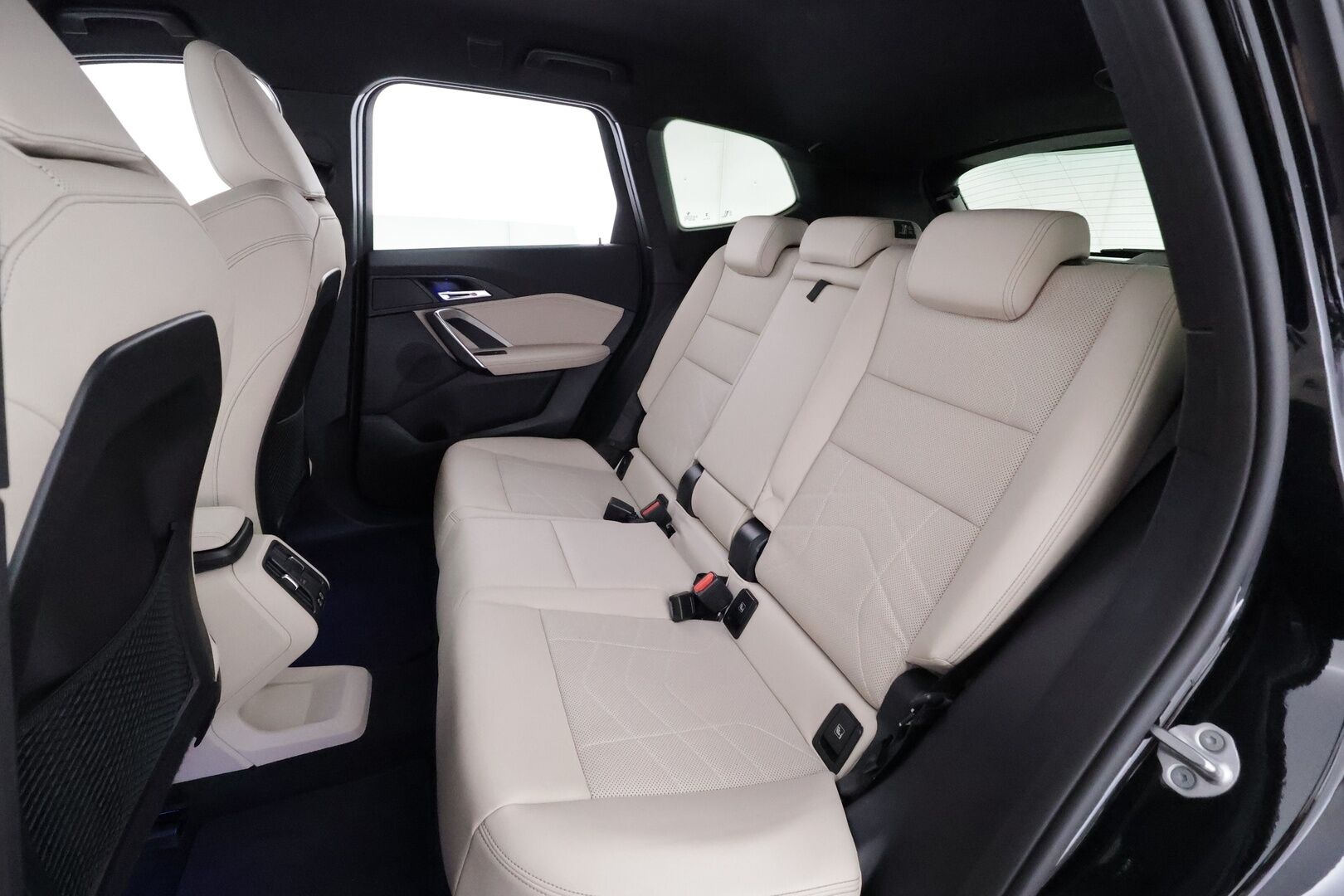 BMW X1 2023 U11 30e xDrive Charged Edition M Sport - | ACC | Lisälämmitin | Widescreen | Sporttinahat | P.Kamera | Ratinlämmitys | Adaptiivinen alusta | Apple&Android | Suomi-auto | Kahdet Renkaat |