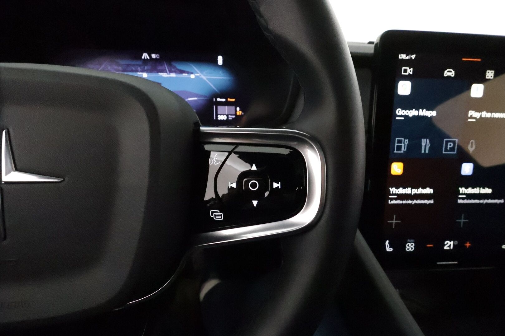 Polestar 2 2021 Launch Edition, 300kW, 78kWh *ACC / H&K / 360° / Lasikatto / Pixel LED / Muistipenkki / Navi / BLIS / Sporttipenkit* - Kahdet renkaat aluvanteilla / Merkkihuollettu