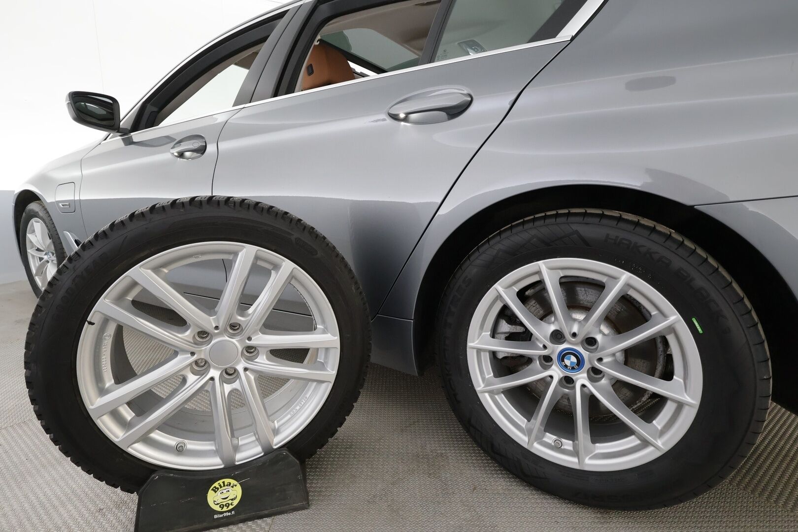 BMW 530 2023 G30 Sedan 530e xDrive A Charged Edition * Vakkari / Comfort access / Kattoluukku / Osasähköt / P.kamera / Sporttinahat * - 1.Om Suomi-auto / Merkkihuolto / Kahdet Renkaat - HULLUT AVAJAISHULINAT KORKOTARJOUS 3,29 %