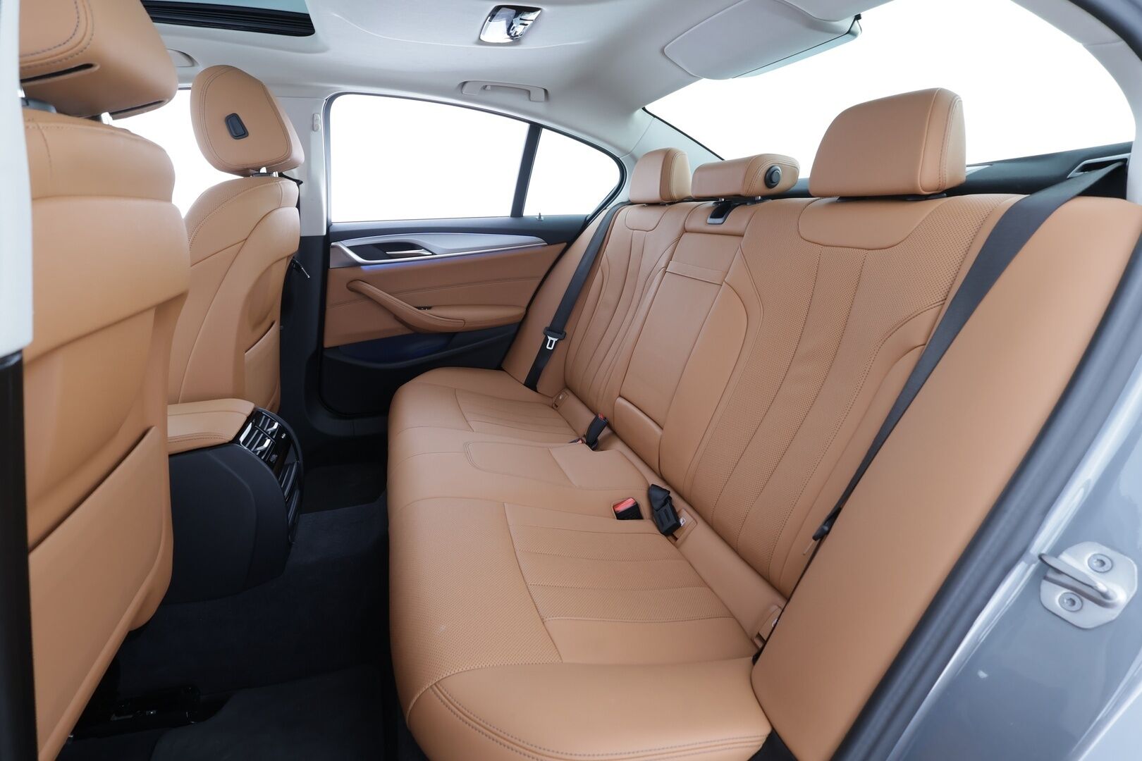 BMW 530 2023 G30 Sedan 530e xDrive A Charged Edition * Vakkari / Comfort access / Kattoluukku / Osasähköt / P.kamera / Sporttinahat * - 1.Om Suomi-auto / Merkkihuolto / Kahdet Renkaat - HULLUT AVAJAISHULINAT KORKOTARJOUS 3,29 %