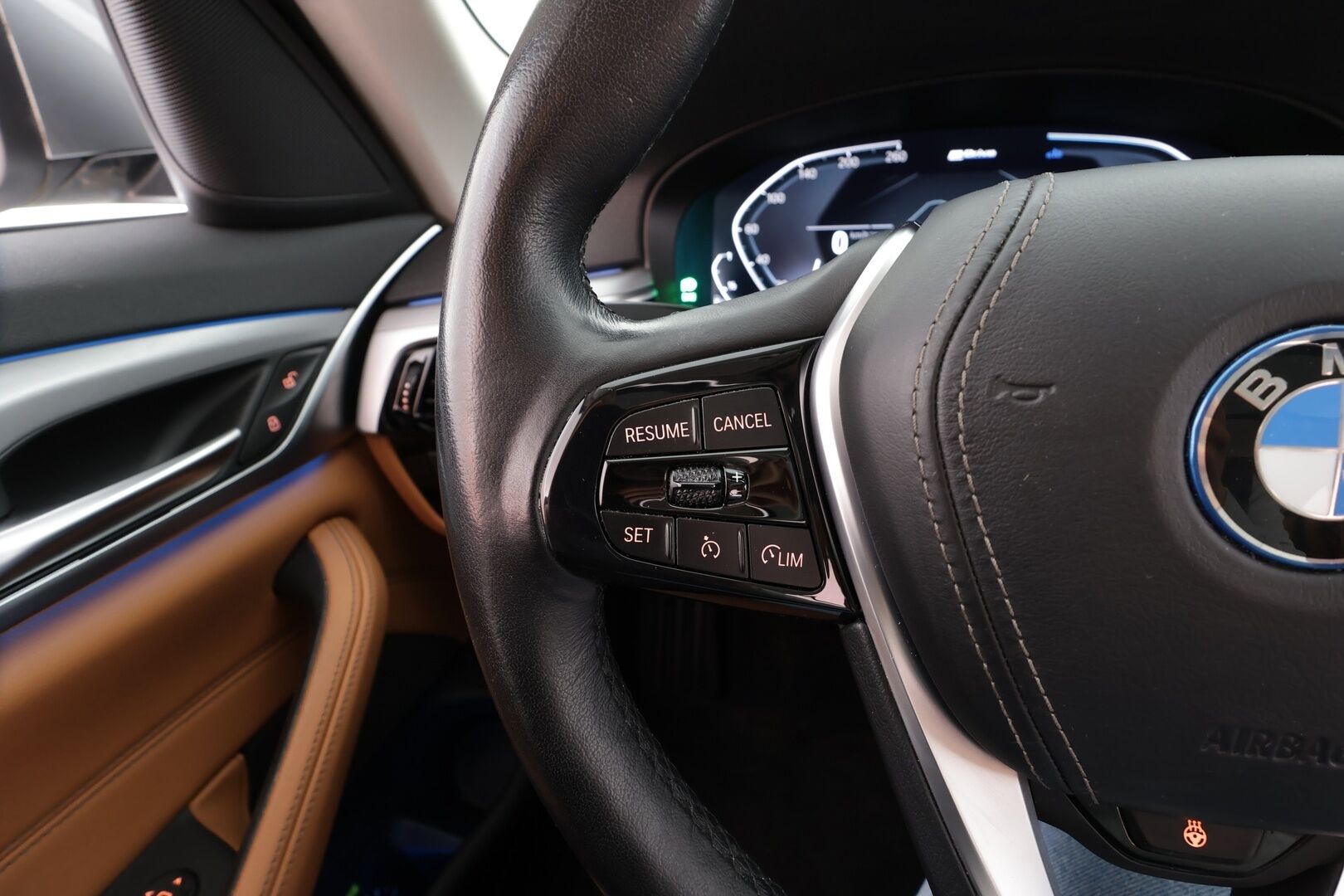 BMW 530 2023 G30 Sedan 530e xDrive A Charged Edition * Vakkari / Comfort access / Kattoluukku / Osasähköt / P.kamera / Sporttinahat * - 1.Om Suomi-auto / Merkkihuolto / Kahdet Renkaat - HULLUT AVAJAISHULINAT KORKOTARJOUS 3,29 %