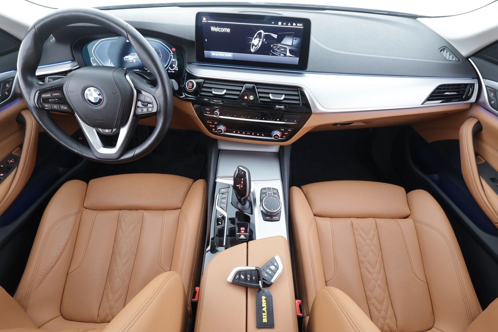 BMW 530 2023 G30 Sedan 530e xDrive A Charged Edition * Vakkari / Comfort access / Kattoluukku / Osasähköt / P.kamera / Sporttinahat * - 1.Om Suomi-auto / Merkkihuolto / Kahdet Renkaat - HULLUT AVAJAISHULINAT KORKOTARJOUS 3,29 %