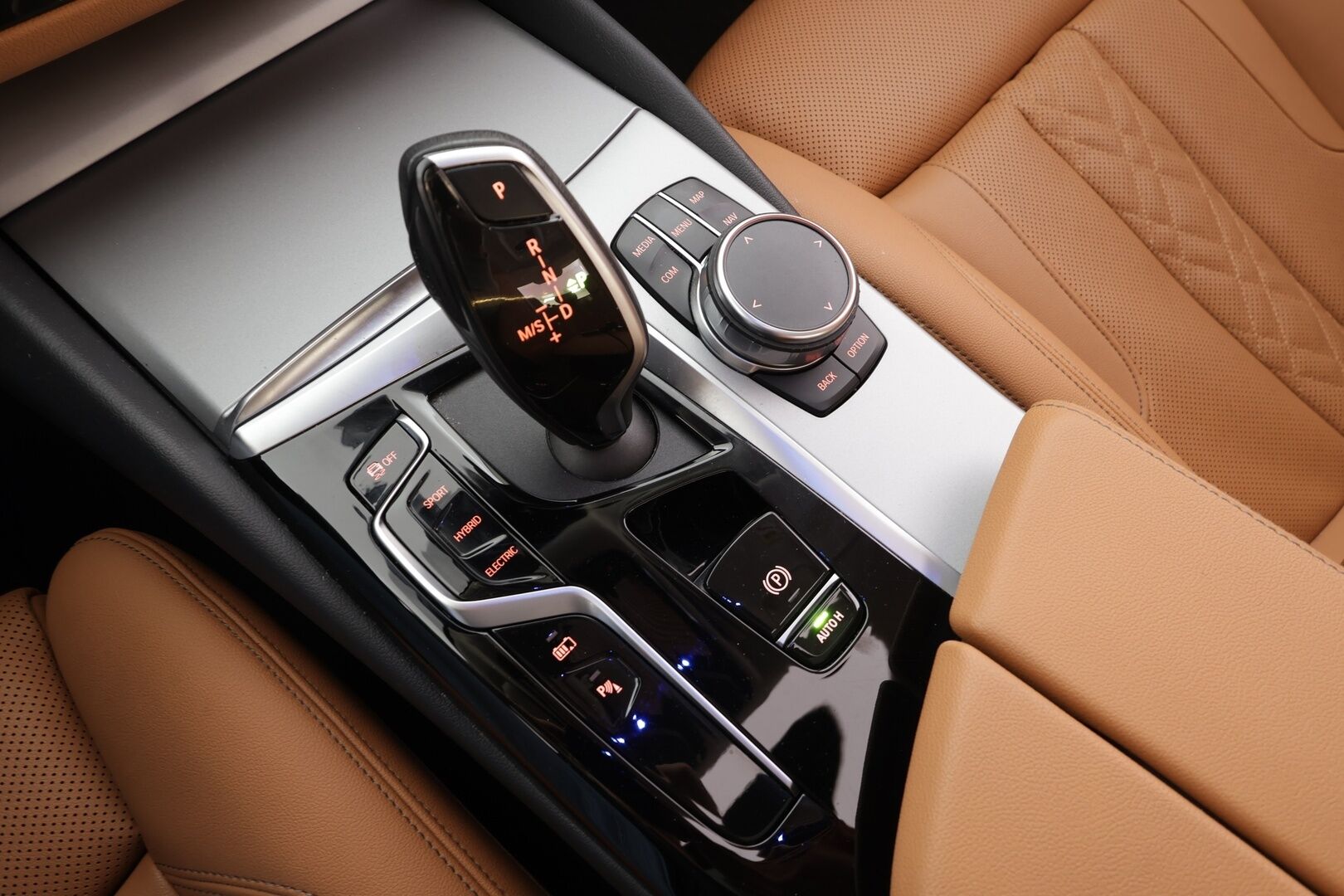 BMW 530 2023 G30 Sedan 530e xDrive A Charged Edition * Vakkari / Comfort access / Kattoluukku / Osasähköt / P.kamera / Sporttinahat * - 1.Om Suomi-auto / Merkkihuolto / Kahdet Renkaat - HULLUT AVAJAISHULINAT KORKOTARJOUS 3,29 %