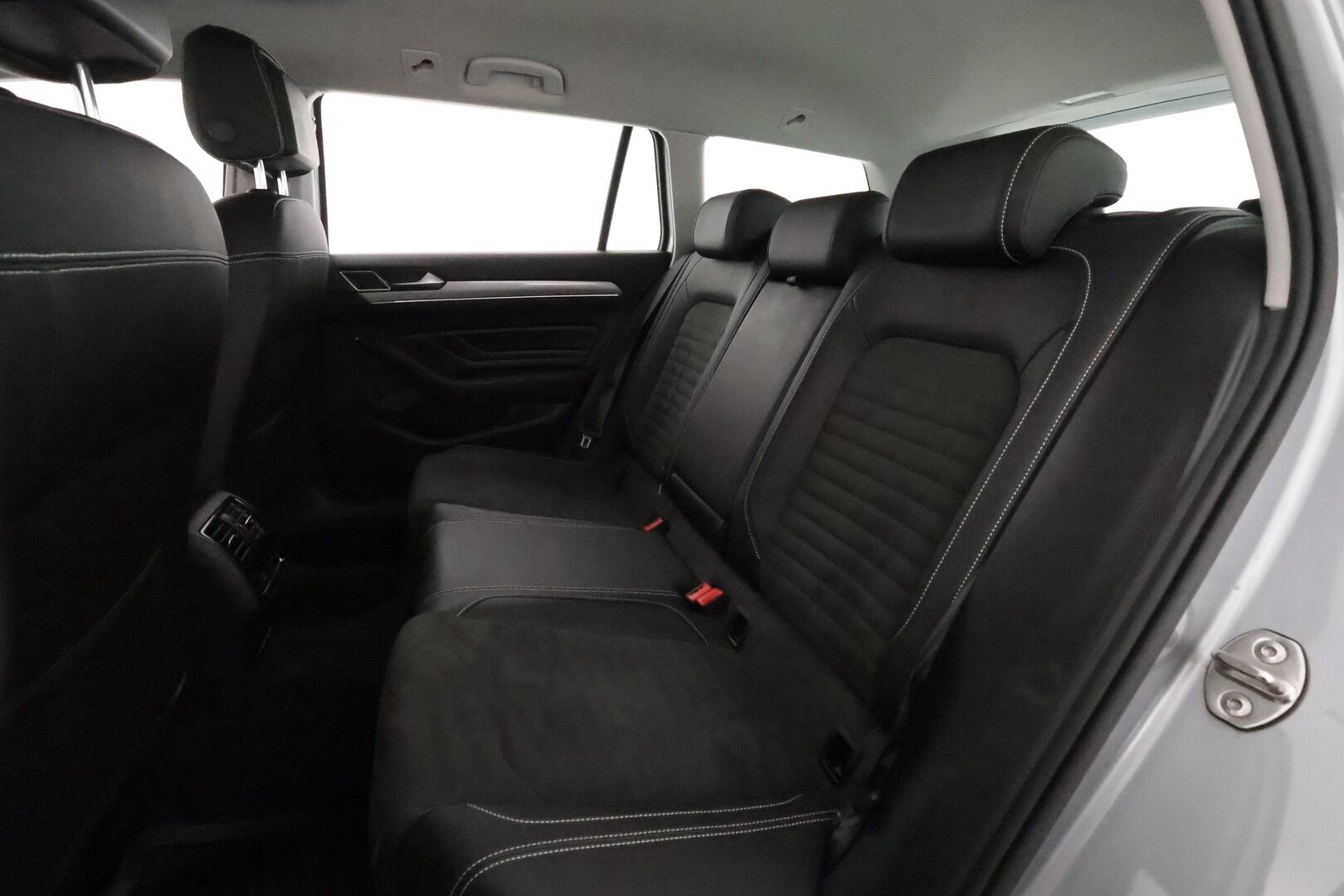 Volkswagen Passat 2021 Variant GTE Plug-In Hybrid 160 kW DSG **Webasto / Koukku / Adapt.Vakkari / Matrix-LED / P.Kamera / Navi / KeylessGO** - 2x Latauskaapelit / Kahdet Renkaat / Merkkihuollettu!