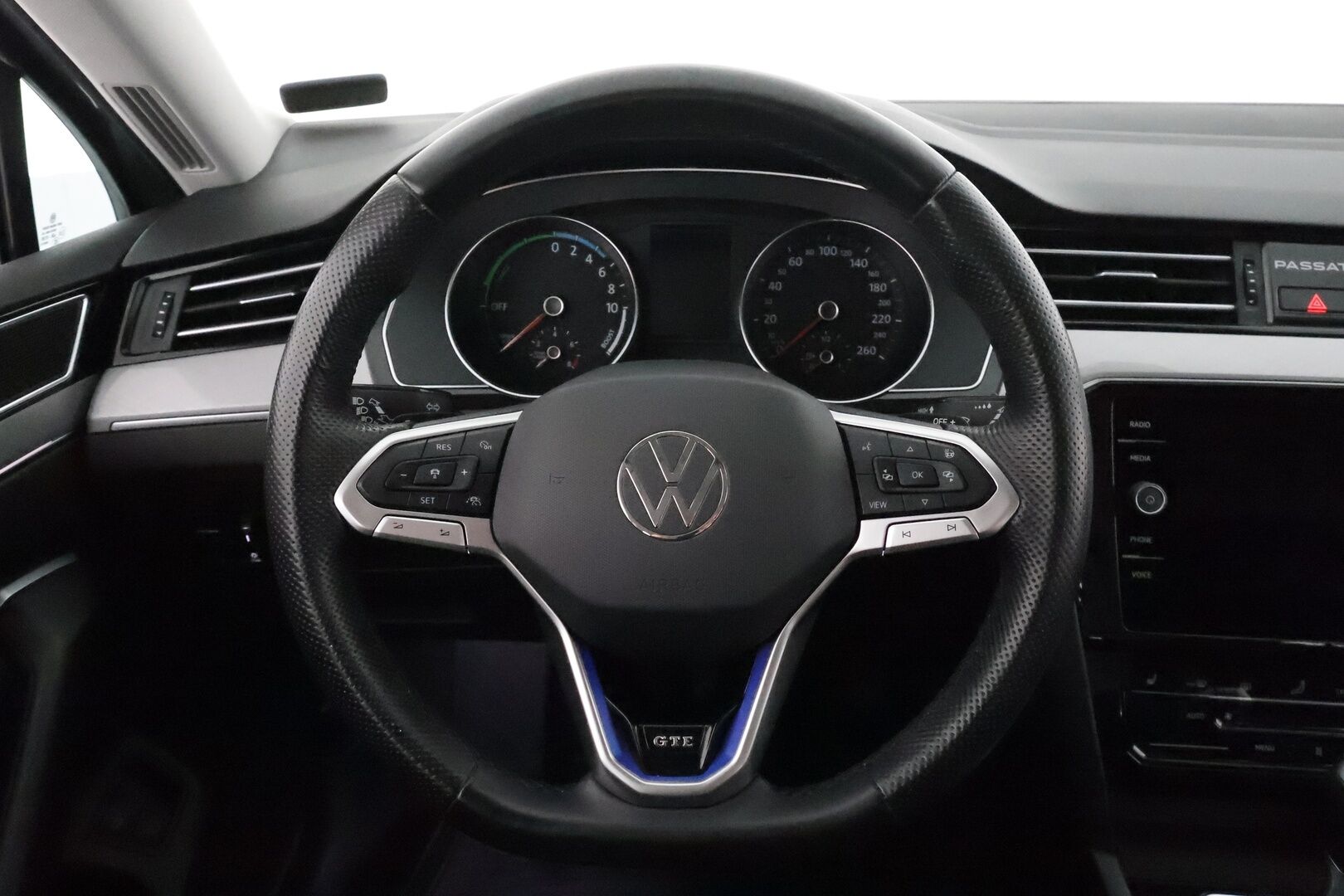 Volkswagen Passat 2021 Variant GTE Plug-In Hybrid 160 kW DSG **Webasto / Koukku / Adapt.Vakkari / Matrix-LED / P.Kamera / Navi / KeylessGO** - 2x Latauskaapelit / Kahdet Renkaat / Merkkihuollettu!
