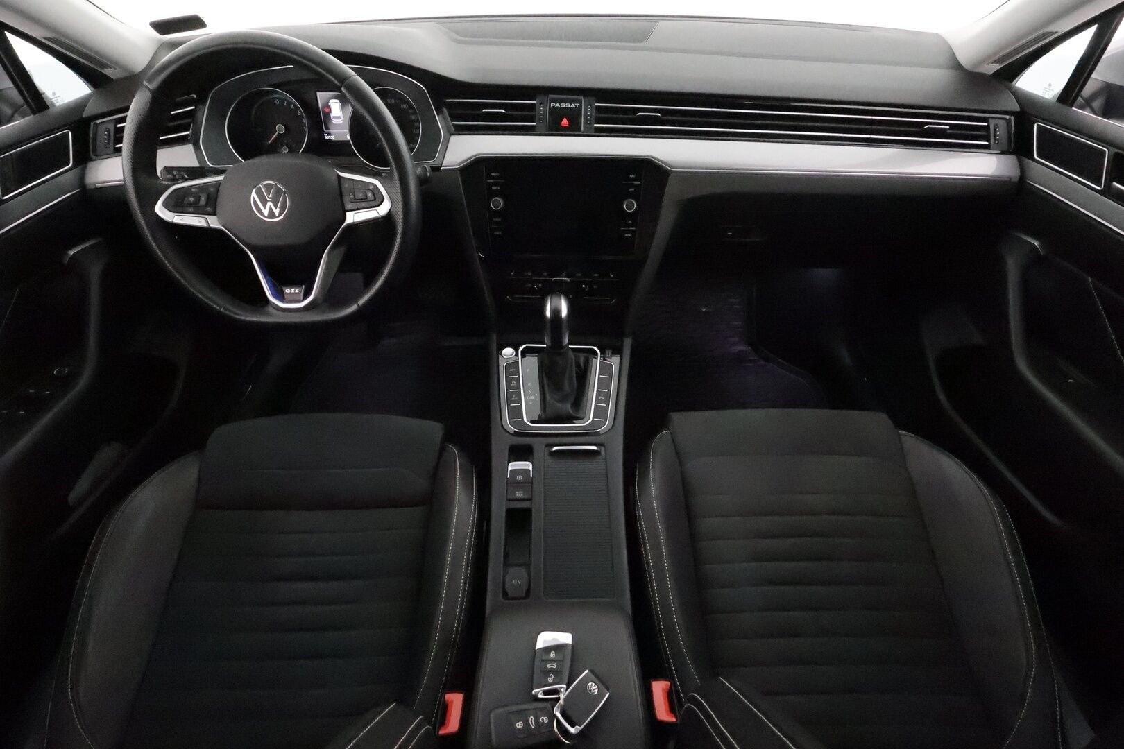 Volkswagen Passat 2021 Variant GTE Plug-In Hybrid 160 kW DSG **Webasto / Koukku / Adapt.Vakkari / Matrix-LED / P.Kamera / Navi / KeylessGO** - 2x Latauskaapelit / Kahdet Renkaat / Merkkihuollettu!
