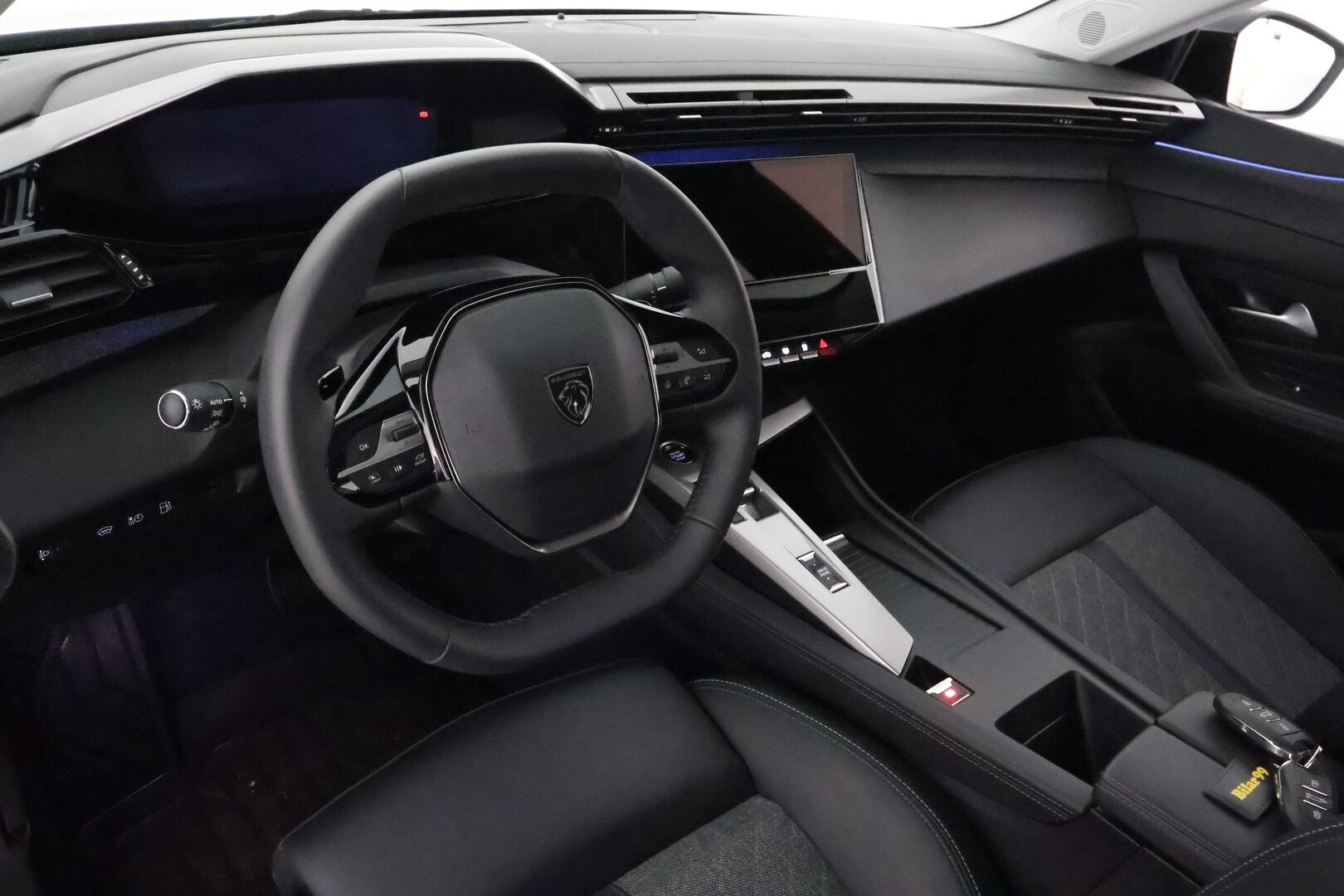 Peugeot 408 2023 Allure Pack Hybrid 225 EAT8-autm. ** 1-Om Suomi auto / Adapt.vakkari / P.kamera / Akku kuntotarkastettu / Keyless - 3,99 % KORKOTARJOUS TÄHÄN AUTOON - Apple&Android / 2x renkaat / Sporttipenkit / Navi / Digimittaristo