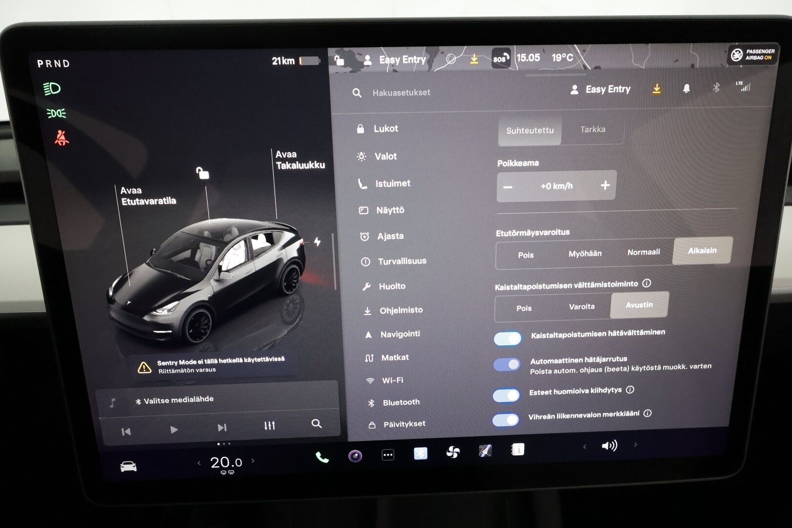 Tesla Model Y 2023 Performance **Lasikatto / Lämpöpumppu / Adapt.Vakkari / Matrix-LED / P.Kamera / Muistipenkki / Navi / KeylessGO** - Suomi-auto / 2x Latauskaapelit