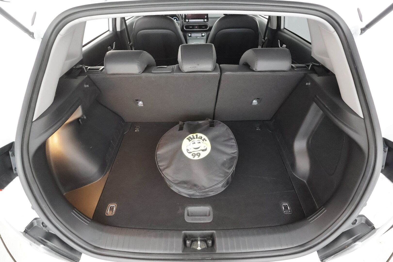 Hyundai KONA 2023 electric 64 kWh 204 hv Style MY21 - | ACC | ILP | HUD | Krell | Sähköpenkit | P.kamera | Digimittaristo | Lämm. ratti | LED | HDA | BSM | 1-om suomiauto | ALV | 