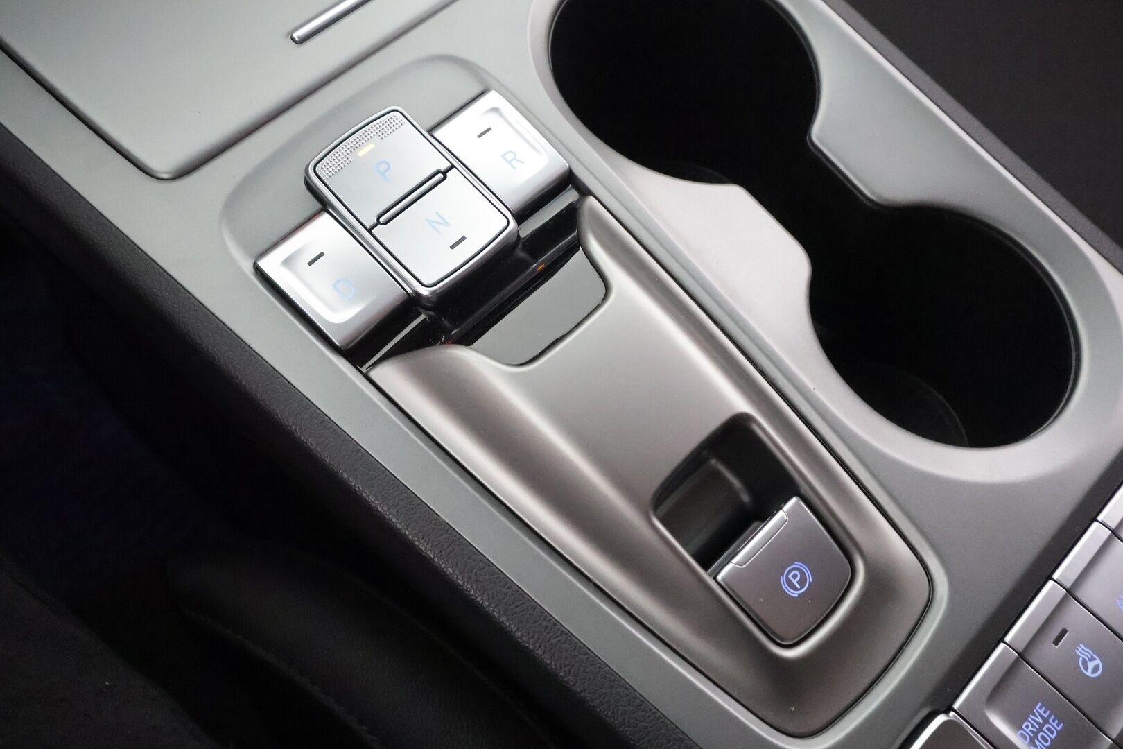 Hyundai KONA 2023 electric 64 kWh 204 hv Style MY21 - | ACC | ILP | HUD | Krell | Sähköpenkit | P.kamera | Digimittaristo | Lämm. ratti | LED | HDA | BSM | 1-om suomiauto | ALV | 