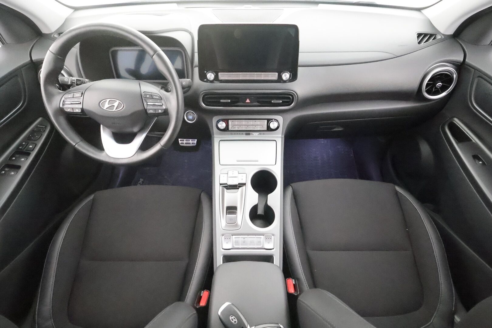 Hyundai KONA 2023 electric 64 kWh 204 hv Style MY21 - | ACC | ILP | HUD | Krell | Sähköpenkit | P.kamera | Digimittaristo | Lämm. ratti | LED | HDA | BSM | 1-om suomiauto | ALV | 
