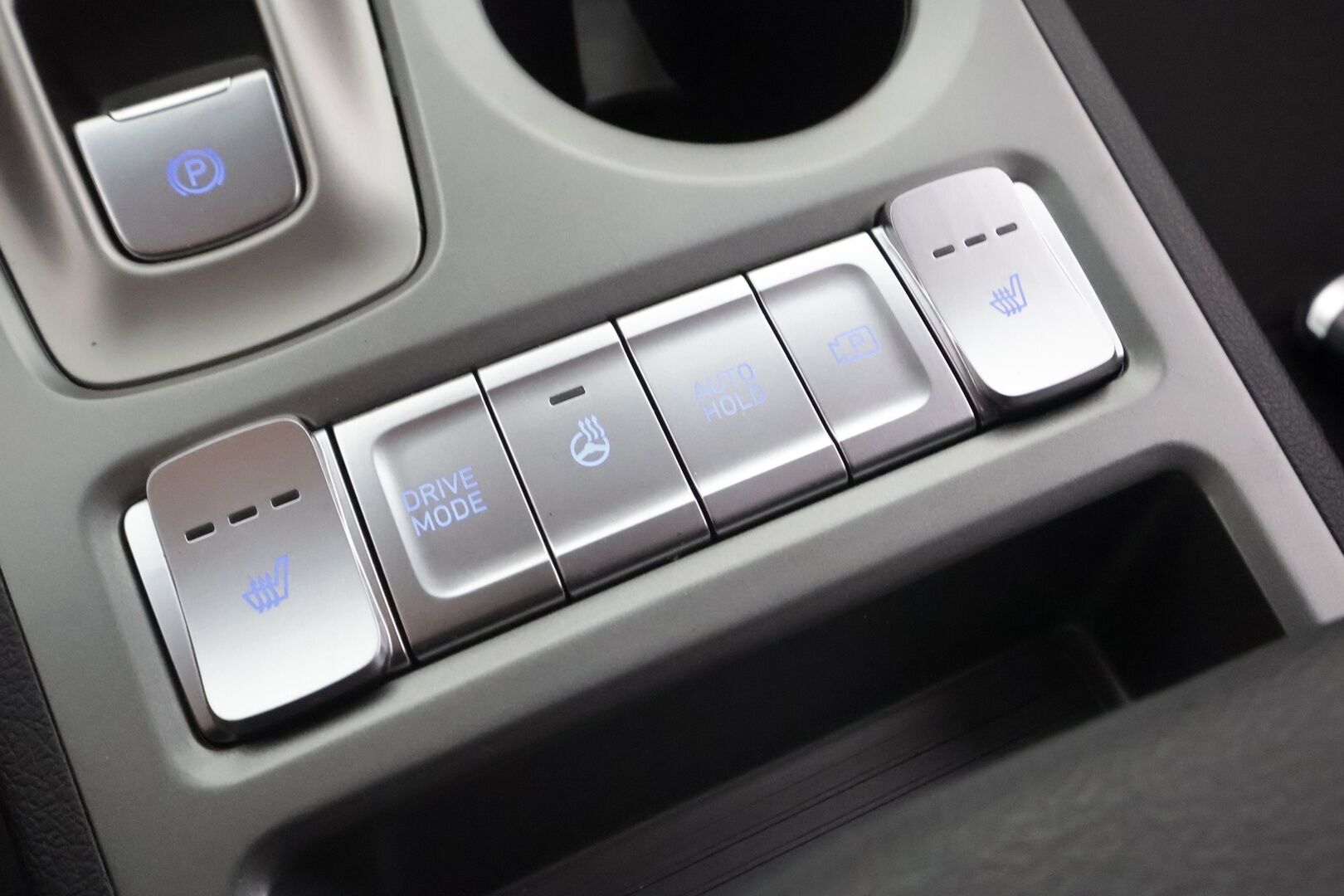 Hyundai KONA 2023 electric 64 kWh 204 hv Style MY21 - | ACC | ILP | HUD | Krell | Sähköpenkit | P.kamera | Digimittaristo | Lämm. ratti | LED | HDA | BSM | 1-om suomiauto | ALV | 