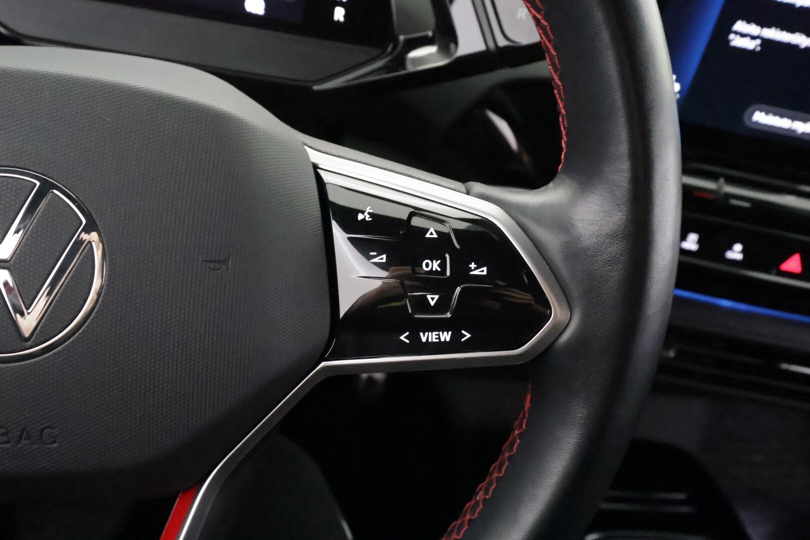 Volkswagen ID.4 2023 GTX Dual Motor AWD,  akku 77 kWh - | ACC | ILP | Koukku | IQ-Light | P-Kamera | Puolinahat | Ratinlämmitys | Digimittaristo | 360-Kamera | Suomi-auto | Kahdet Renkaat | Merkkihuollettu |