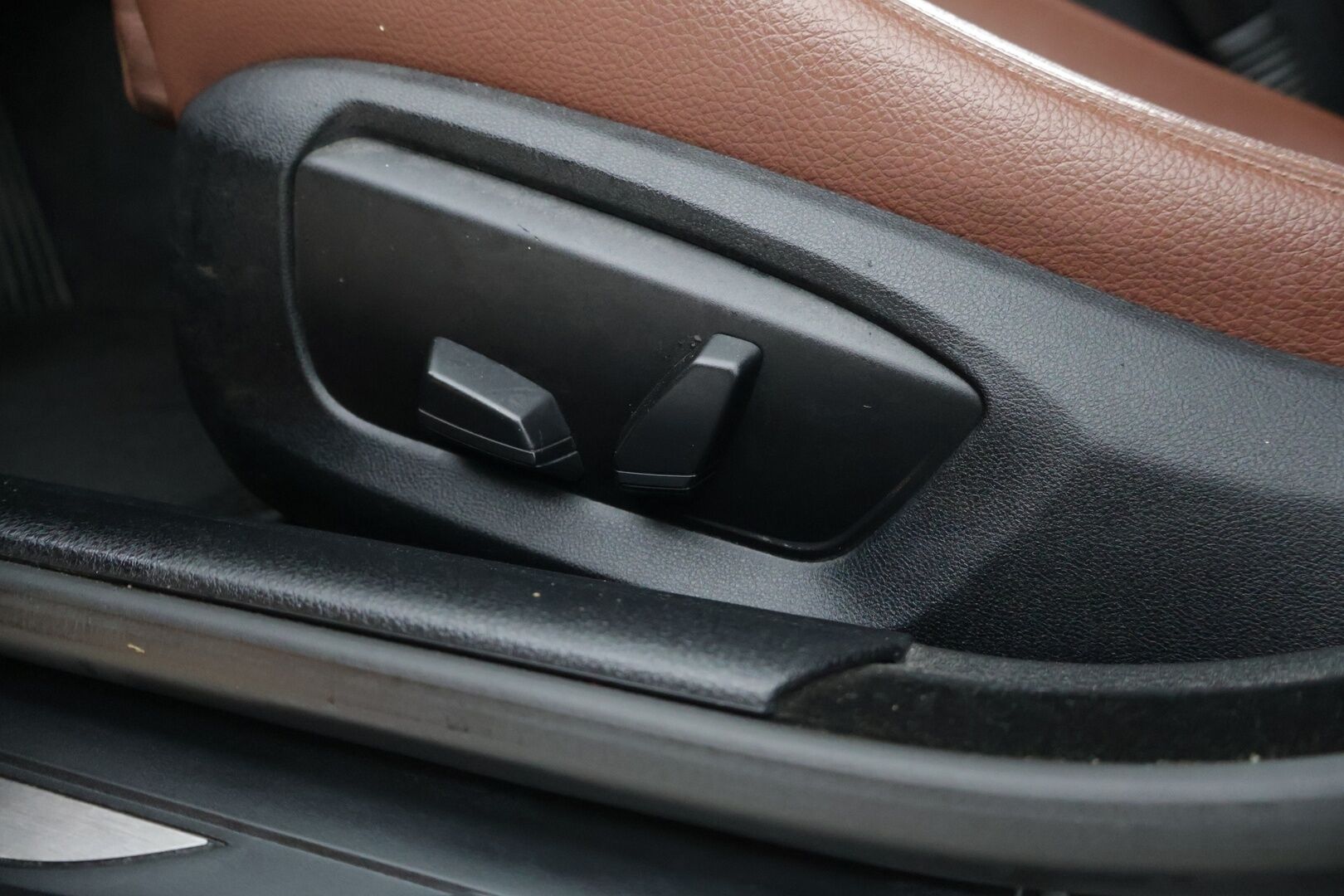 BMW 520 2014 F11 Touring 520d A xDrive Business *Konjakki Sporttinahat / HiFi / Lämmitettävä M-Ratti / Koukku / Tutkat* - *2x Renkaat ja vanteet / Lohko* - HULLUT JOULUT KORKOTARJOUS 2,49% 