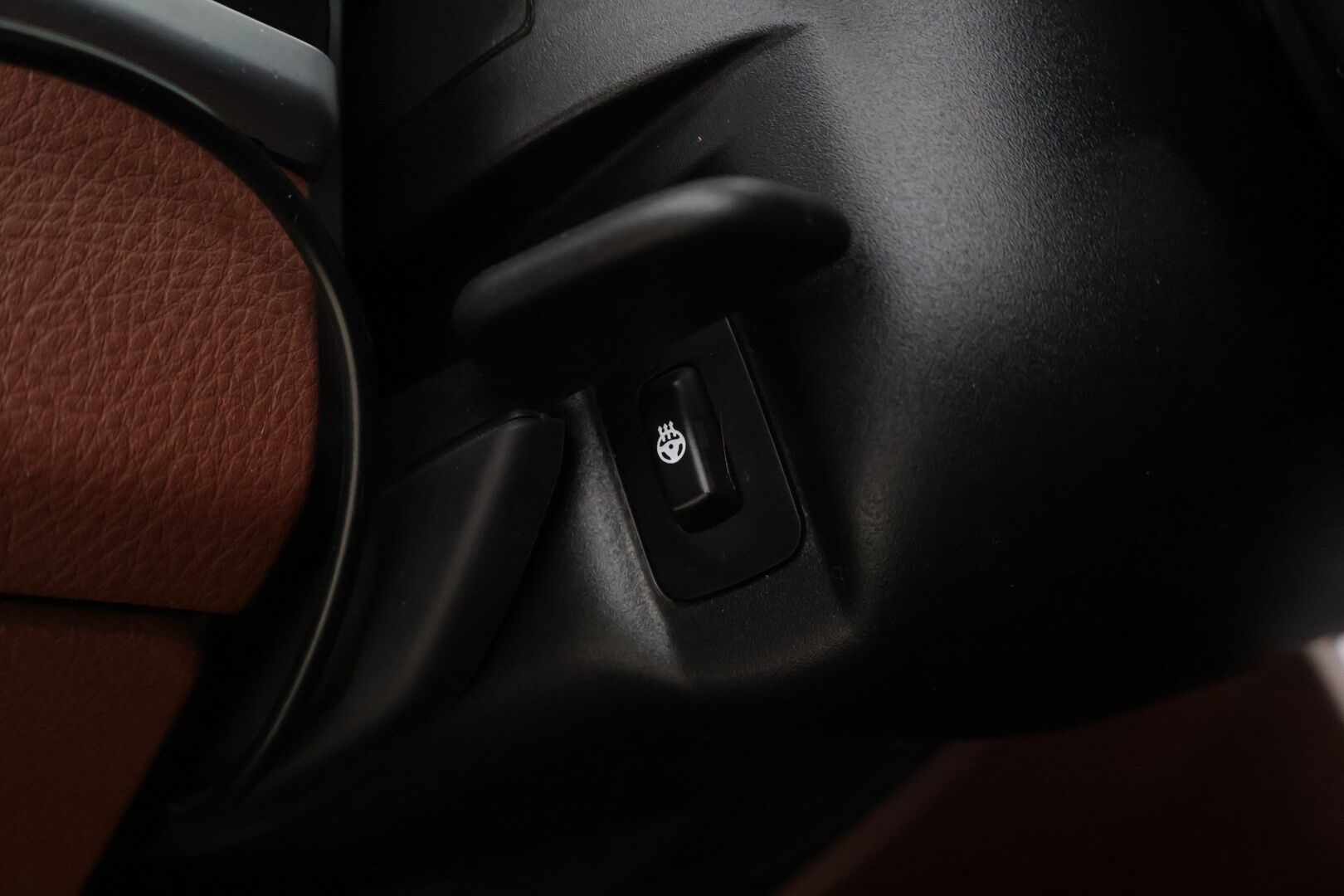 BMW 520 2014 F11 Touring 520d A xDrive Business *Konjakki Sporttinahat / HiFi / Lämmitettävä M-Ratti / Koukku / Tutkat* - *2x Renkaat ja vanteet / Lohko* - HULLUT JOULUT KORKOTARJOUS 2,49% 