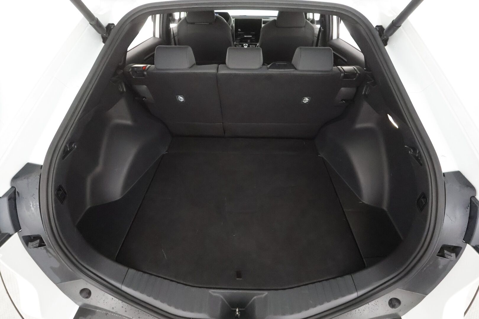 Toyota bZ4X 2023 Active AWD - | ACC | Koukku | P.kamera | Keyless | Sähk. takaluukku | Helmiäisväri | Suomi-auto | 2x renkaat aluin |  