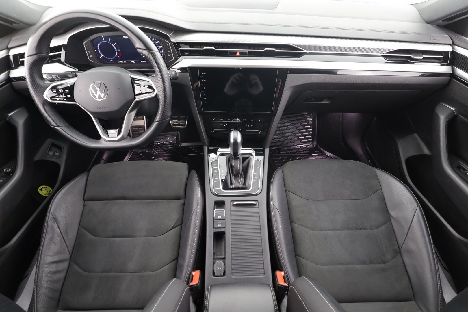 Volkswagen Arteon 2023 Shooting Brake R-Line Business eHybrid 160 kW DSG - | ACC | HUD | Digimittari | P.kamera | Webasto | Koukku | LED | Navi | 1.Om Suomi-auto | Akku kuntotarkastettu SoH 97,3% | Kahdet renkaat aluvanteilla | Merkkihuollettu |